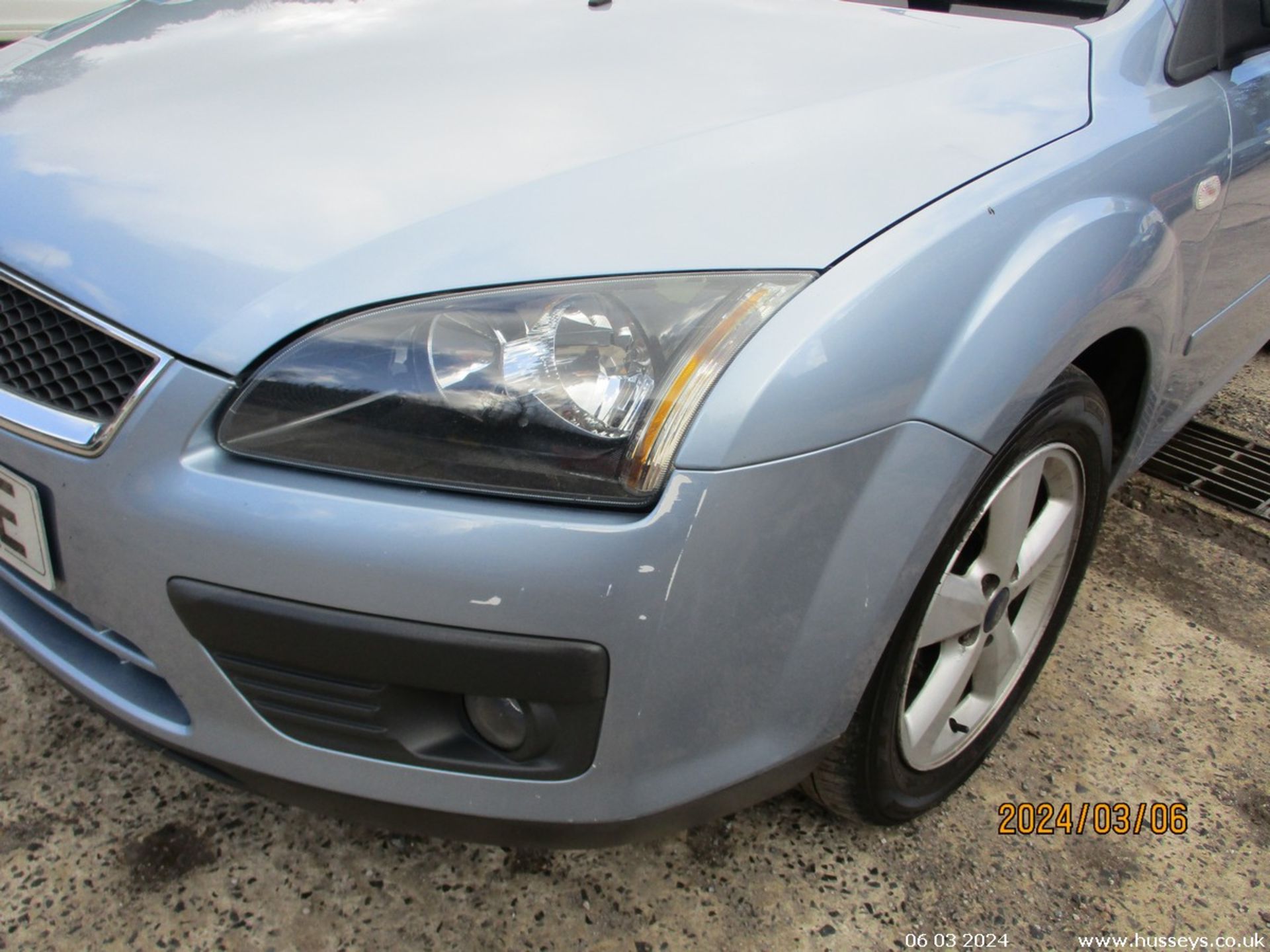 08/07 FORD FOCUS ZETEC CLIMATE - 1596cc 5dr Hatchback (Blue, 153k) - Image 10 of 20