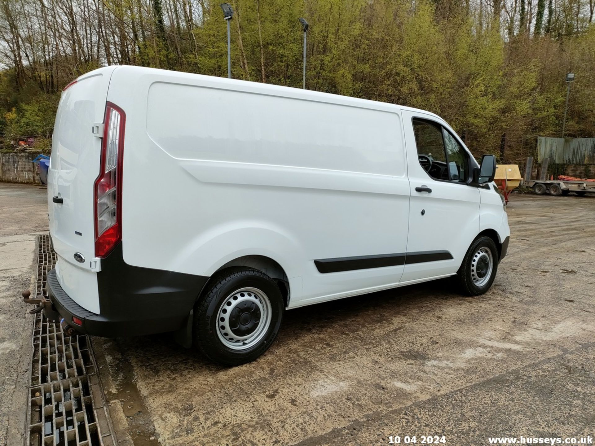 18/68 FORD TRANSIT CUSTOM 340 BASE - 1995cc 5dr Van (White, 61k) - Image 45 of 65