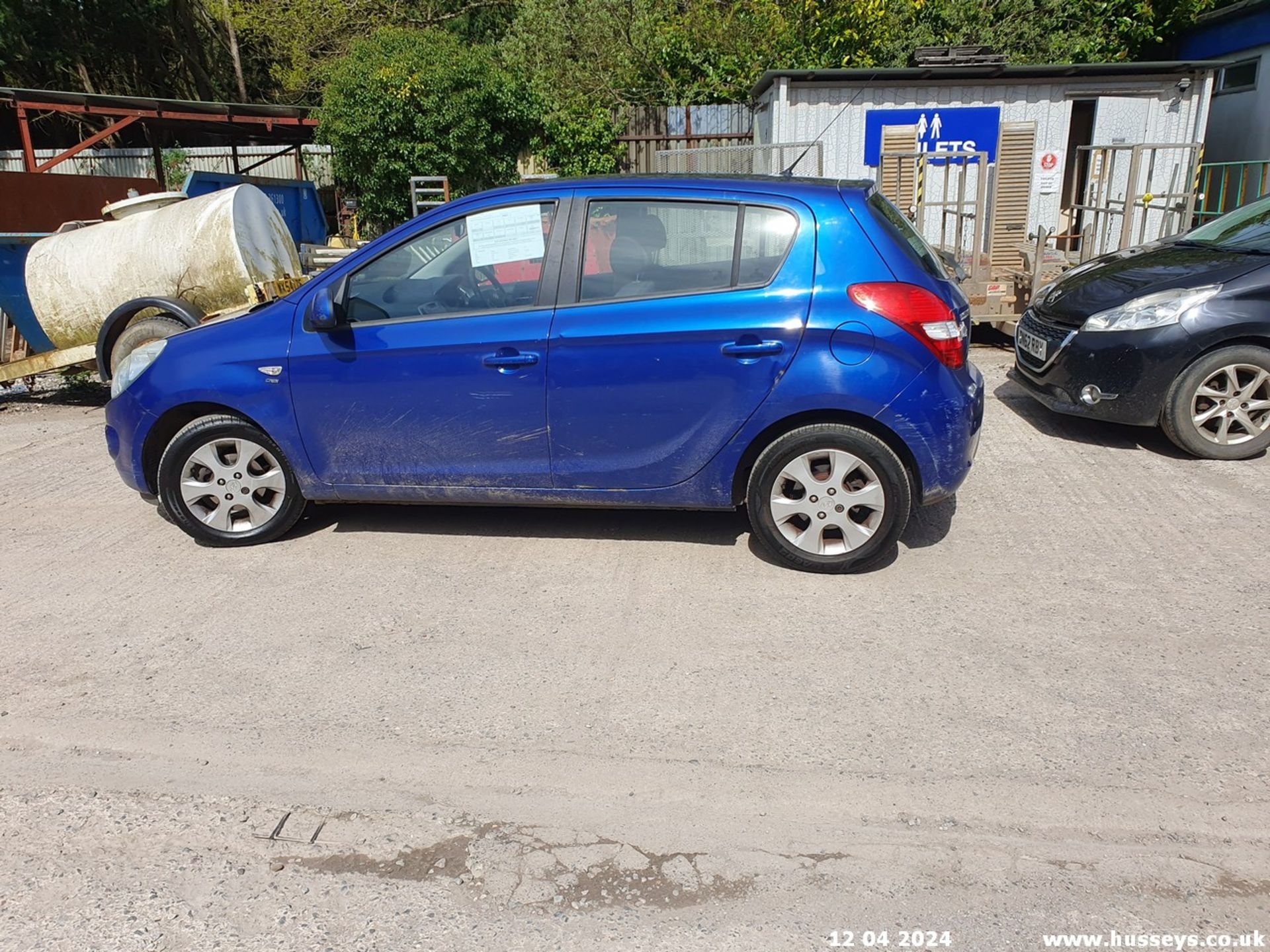 09/59 HYUNDAI I20 COMFORT CRDI - 1396cc 5dr Hatchback (Blue, 139k) - Image 10 of 60