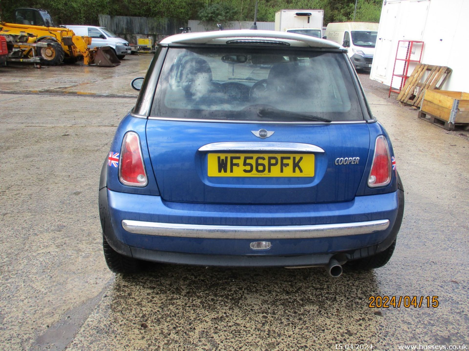 06/56 MINI MINI COOPER - 1598cc 3dr Hatchback (Blue) - Image 7 of 40