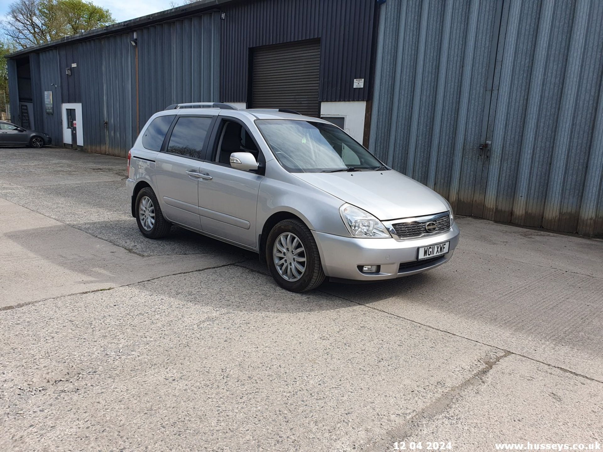 11/11 KIA SEDONA 3 BROTHERWOOD UPFRONT WHEELCHAIR ACCESS AUTO - 2199cc 5dr MPV (Silver, 60k) - Image 3 of 62