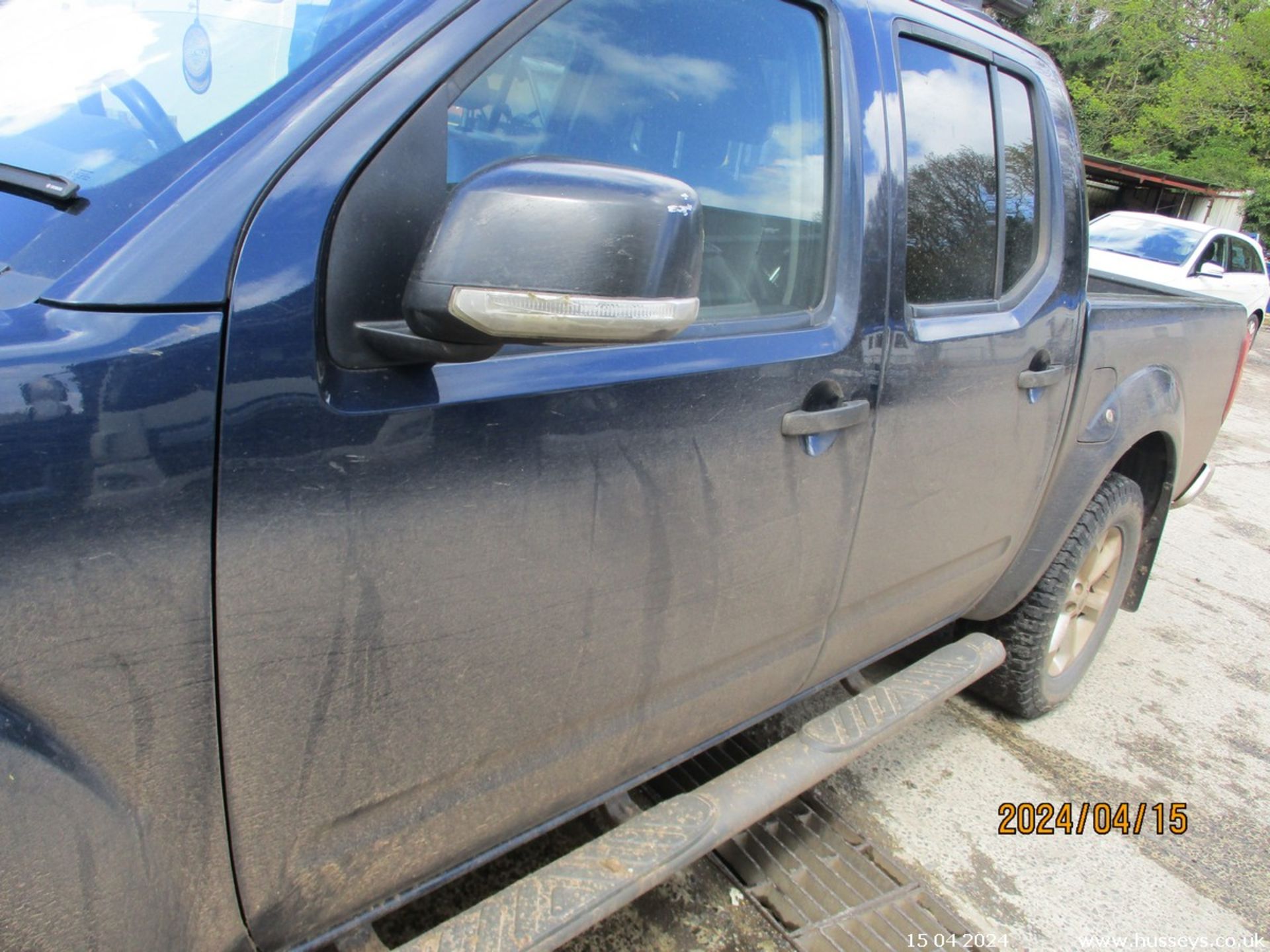 13/13 NISSAN NAVARA TEKNA DCI AUTO - 2488cc 4x4 (Blue) - Image 16 of 23