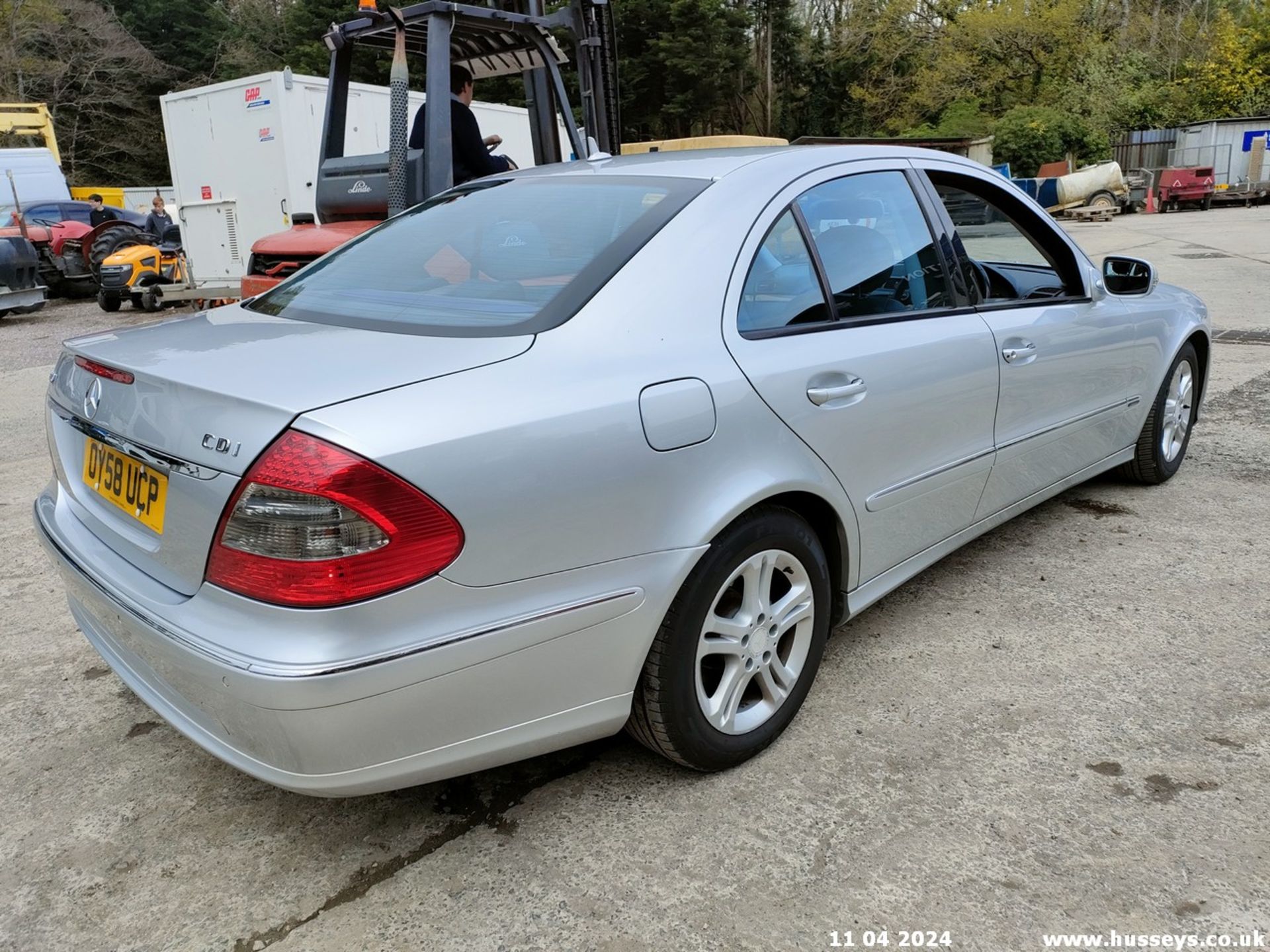 08/58 MERCEDES E220 AVANTGARDE CDI A - 2148cc 4dr Saloon (Silver) - Image 44 of 66