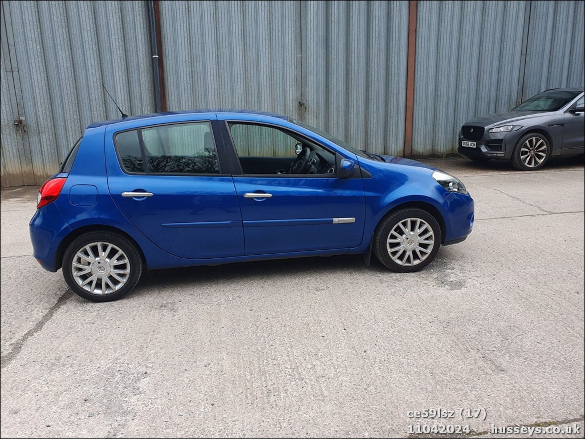 09/59 RENAULT CLIO DYNAMIQUE DCI - 1461cc 5dr Hatchback (Blue, 126k) - Image 18 of 47