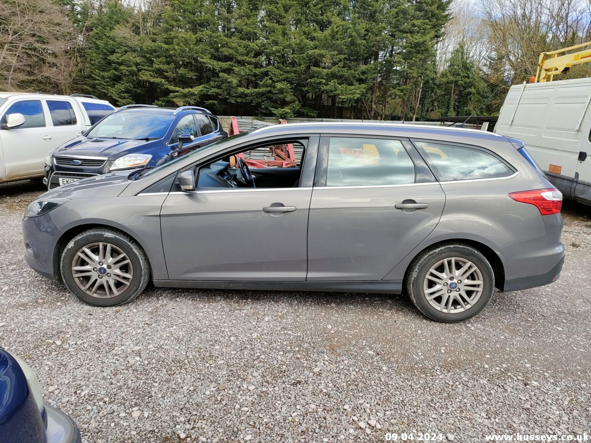 12/62 FORD FOCUS TITANIUM AUTO - 1596cc 5dr Estate (Brown, 85k) - Image 17 of 61