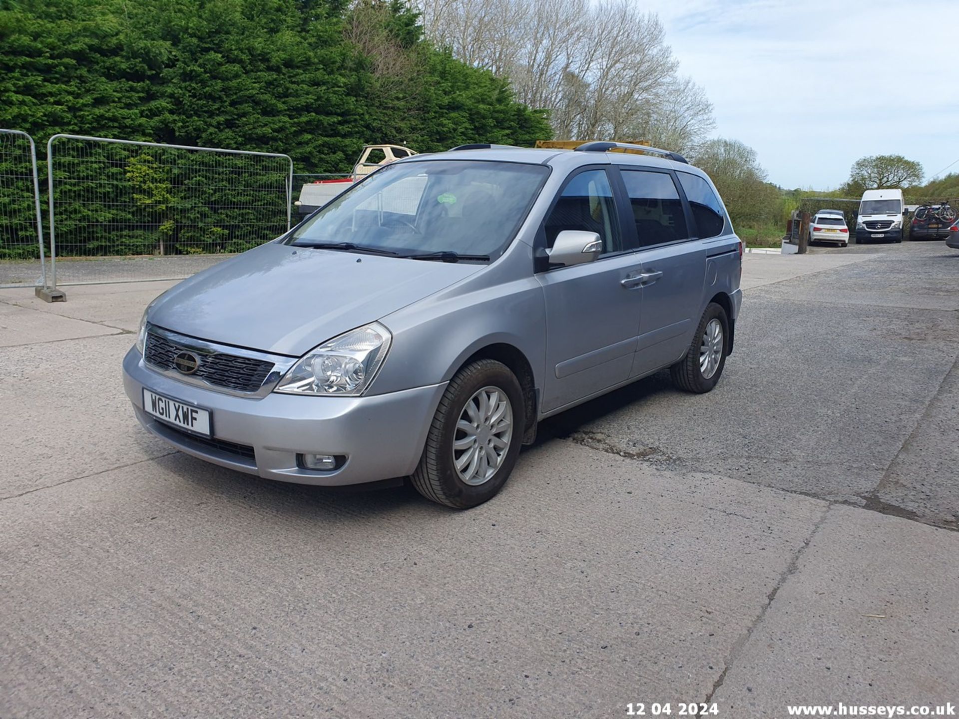 11/11 KIA SEDONA 3 BROTHERWOOD UPFRONT WHEELCHAIR ACCESS AUTO - 2199cc 5dr MPV (Silver, 60k) - Image 22 of 62