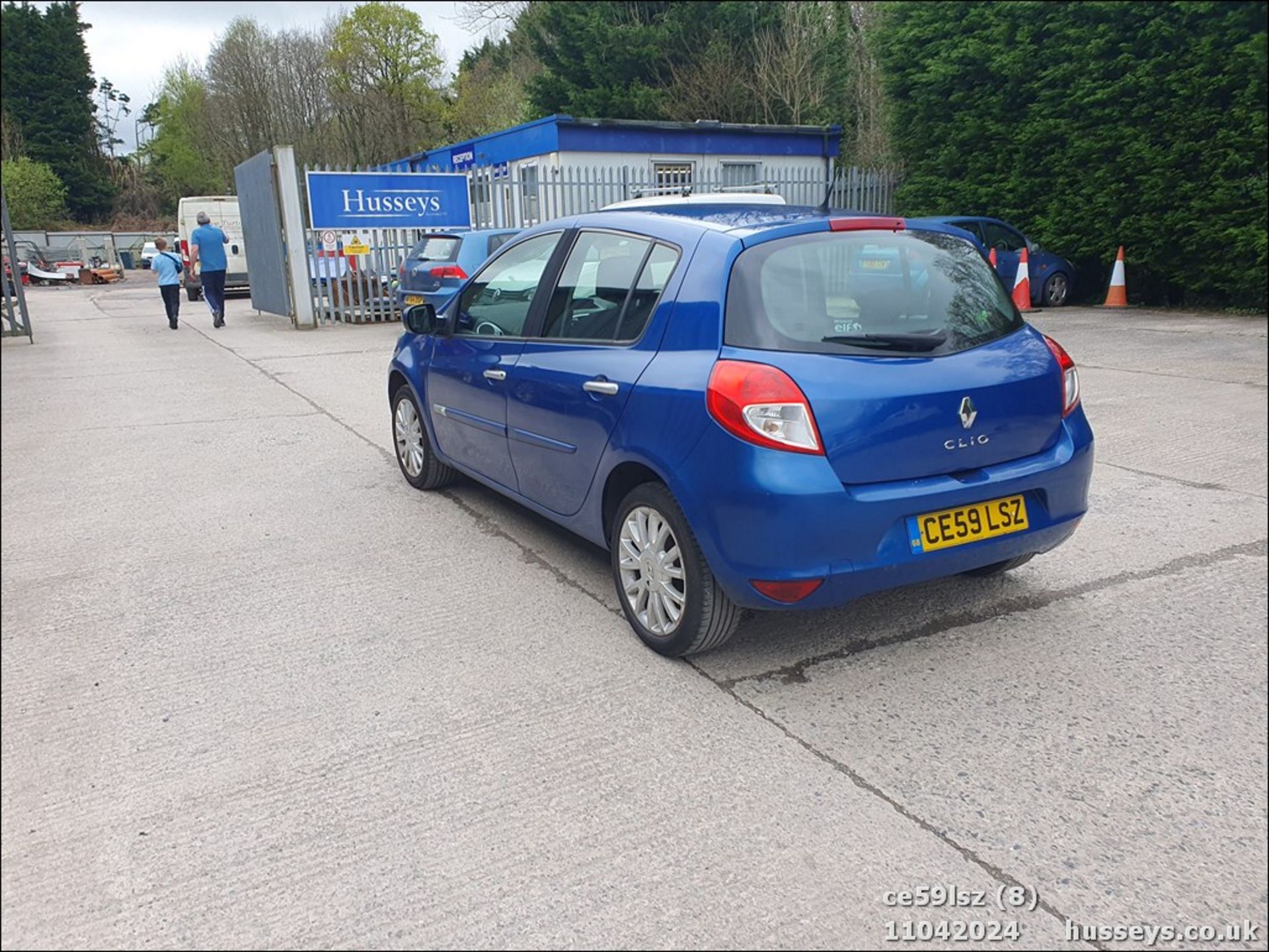 09/59 RENAULT CLIO DYNAMIQUE DCI - 1461cc 5dr Hatchback (Blue, 126k) - Image 9 of 47