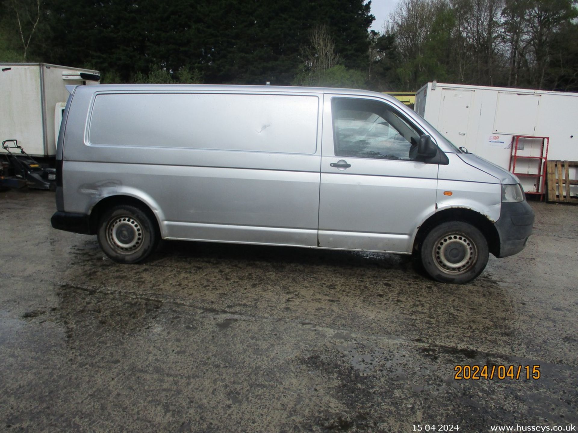 06/06 VOLKSWAGEN TRANSPORTER T30 130 TDI LWB - 2460cc Van (Silver) - Image 36 of 38