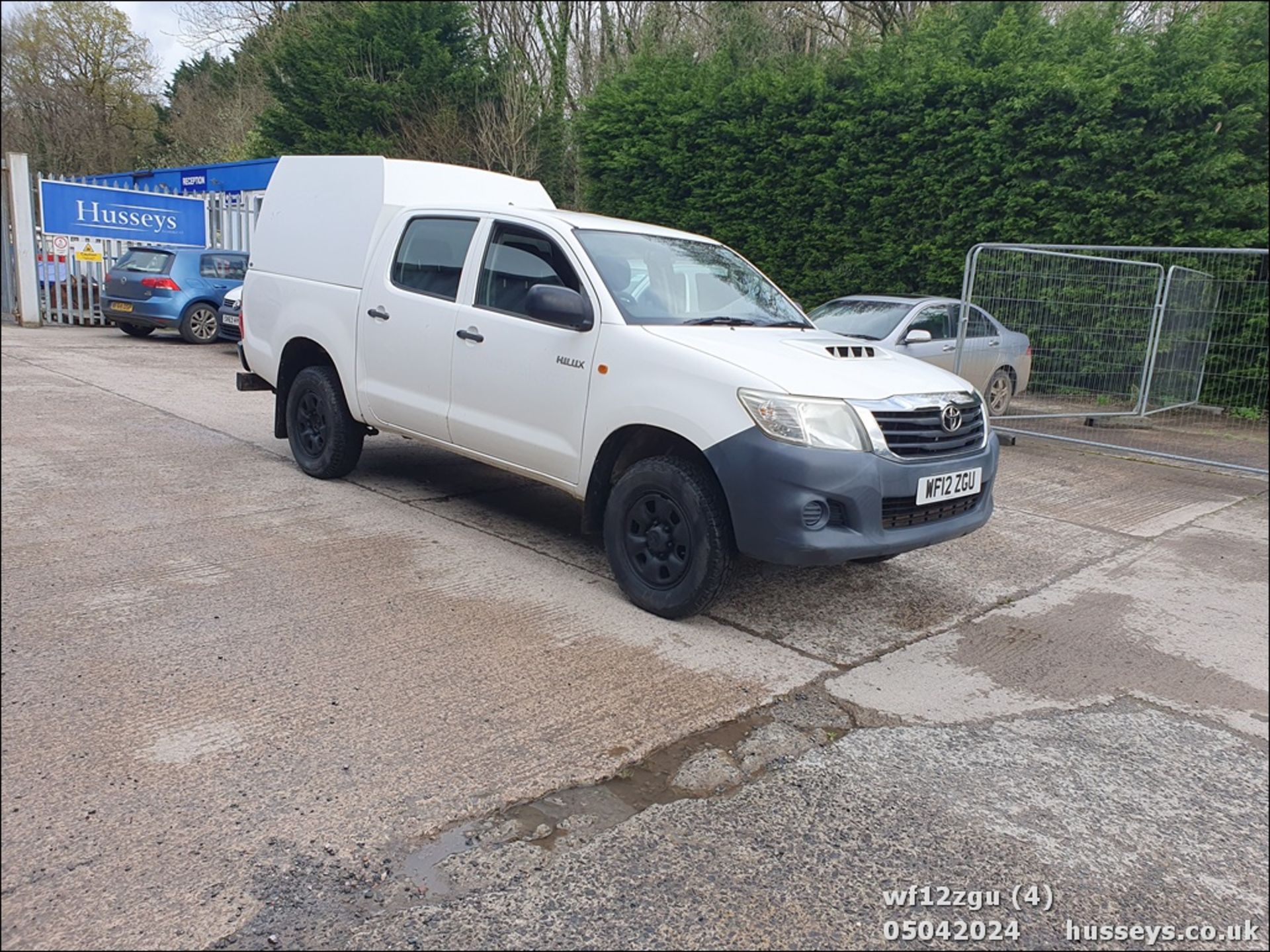 12/12 TOYOTA HILUX HL2 D-4D 4X4 DCB - 2494cc 4dr 4x4 (White, 132k) - Image 5 of 52