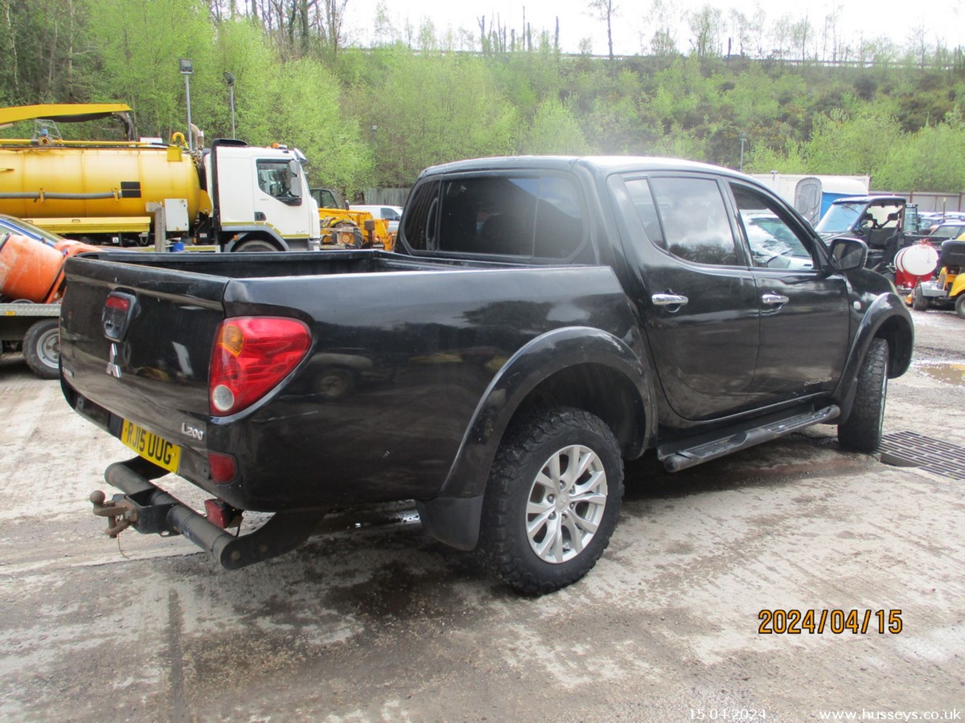 15/15 MITSUBISHI L200 CHALLENGER LB DCB DI - 2477cc 4dr 4x4 (Black) - Image 4 of 23