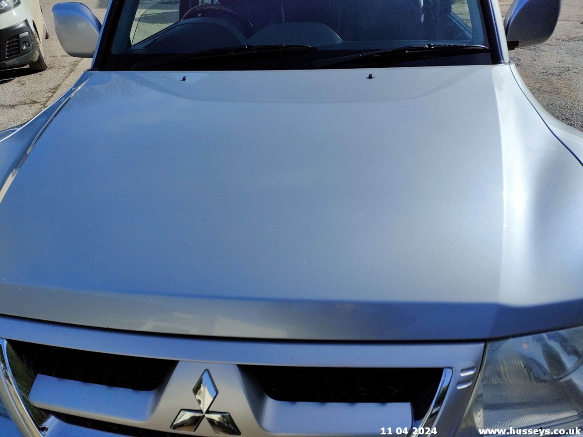 06/56 MITSUBISHI SHOGUN DI-D ELEG-CE LWB A - 3200cc 5dr Estate (Silver, 177k) - Bild 12 aus 67