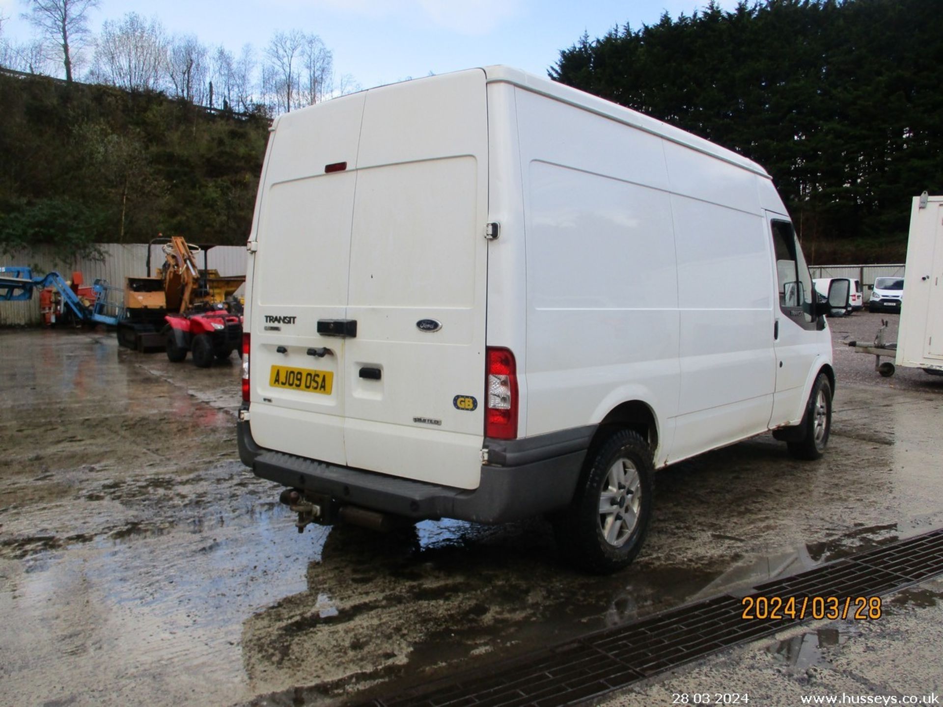 09/09 FORD TRANSIT 140 T350L AWD - 2402cc 5dr Van (White, 156k) - Image 6 of 20