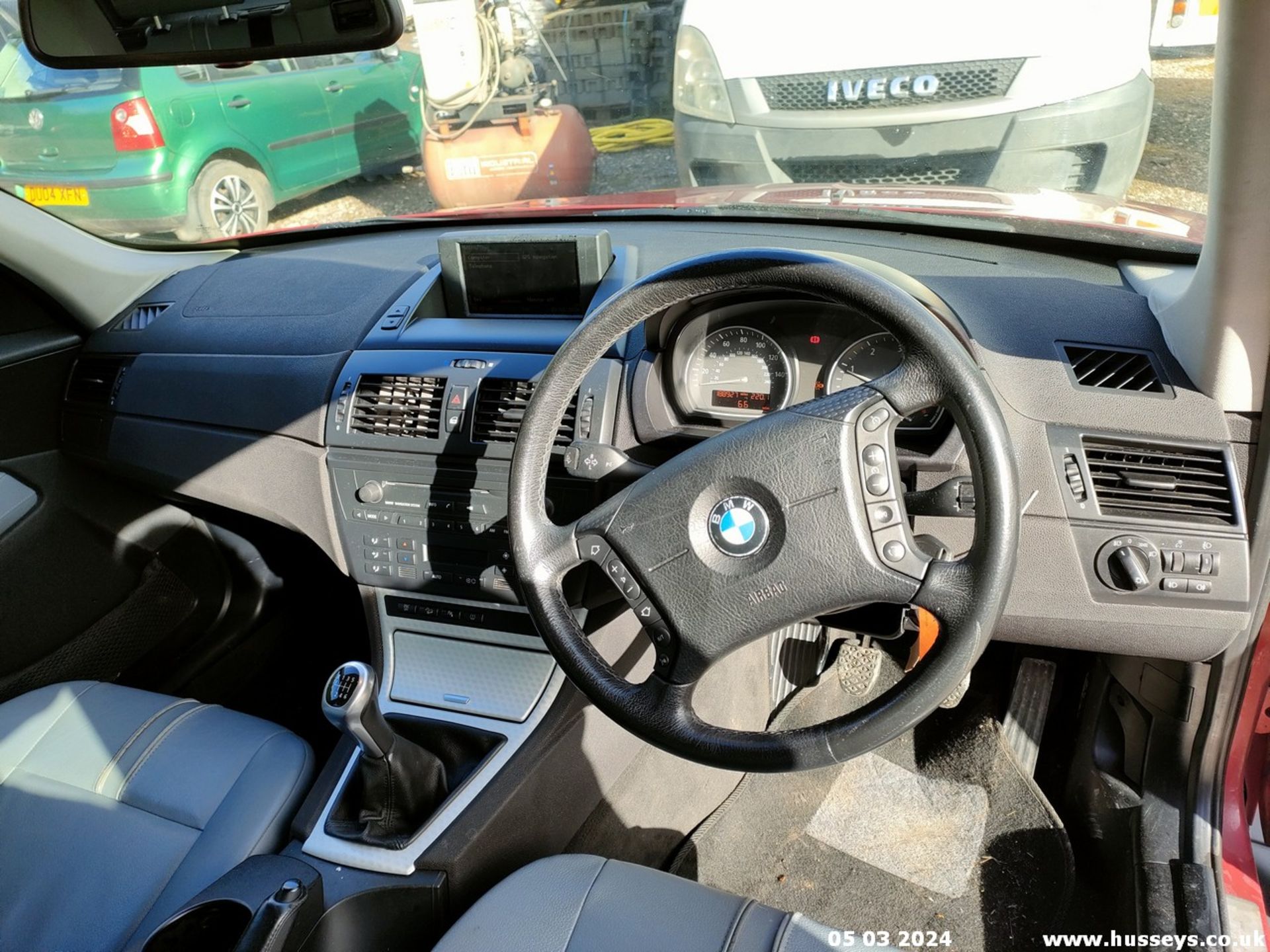 05/55 BMW X3 D SE - 1995cc 5dr Estate (Red, 188k) - Image 34 of 51