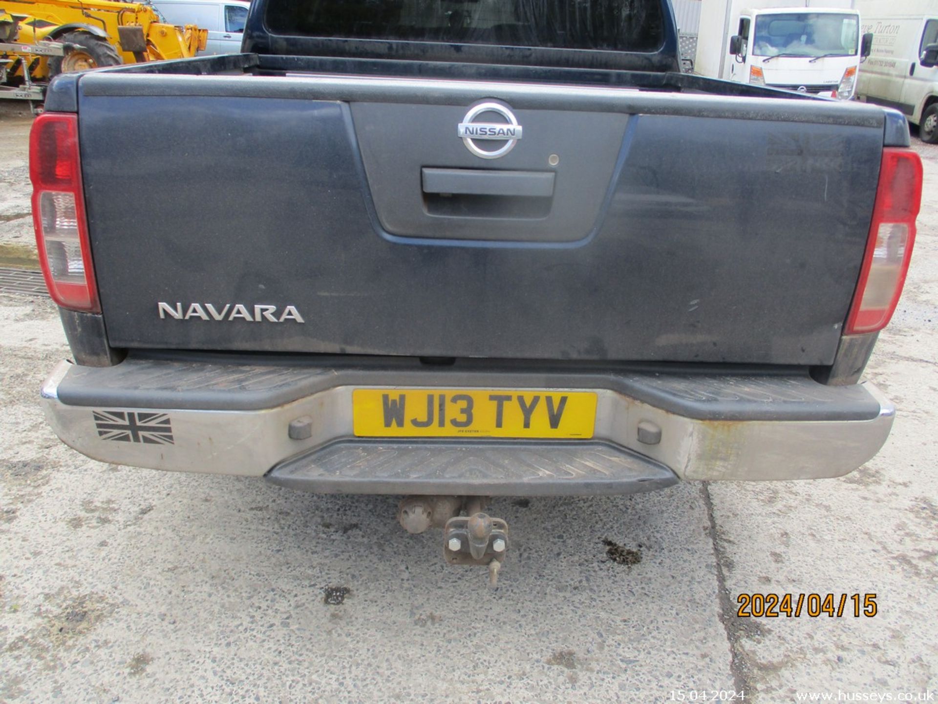 13/13 NISSAN NAVARA TEKNA DCI AUTO - 2488cc 4x4 (Blue) - Image 14 of 23