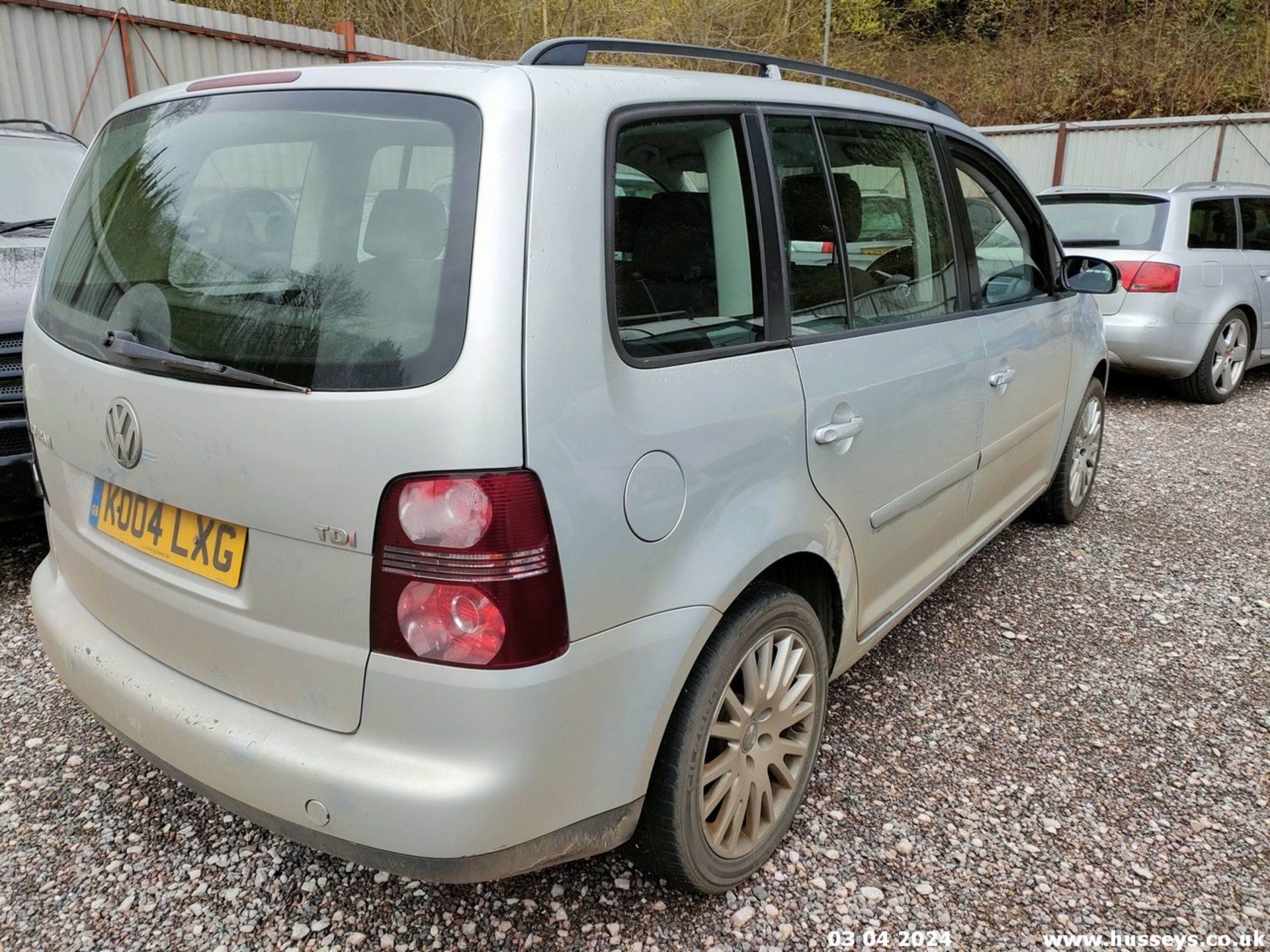 04/04 VOLKSWAGEN TOURAN SE TDI - 1896cc 5dr MPV (Silver) - Image 35 of 55