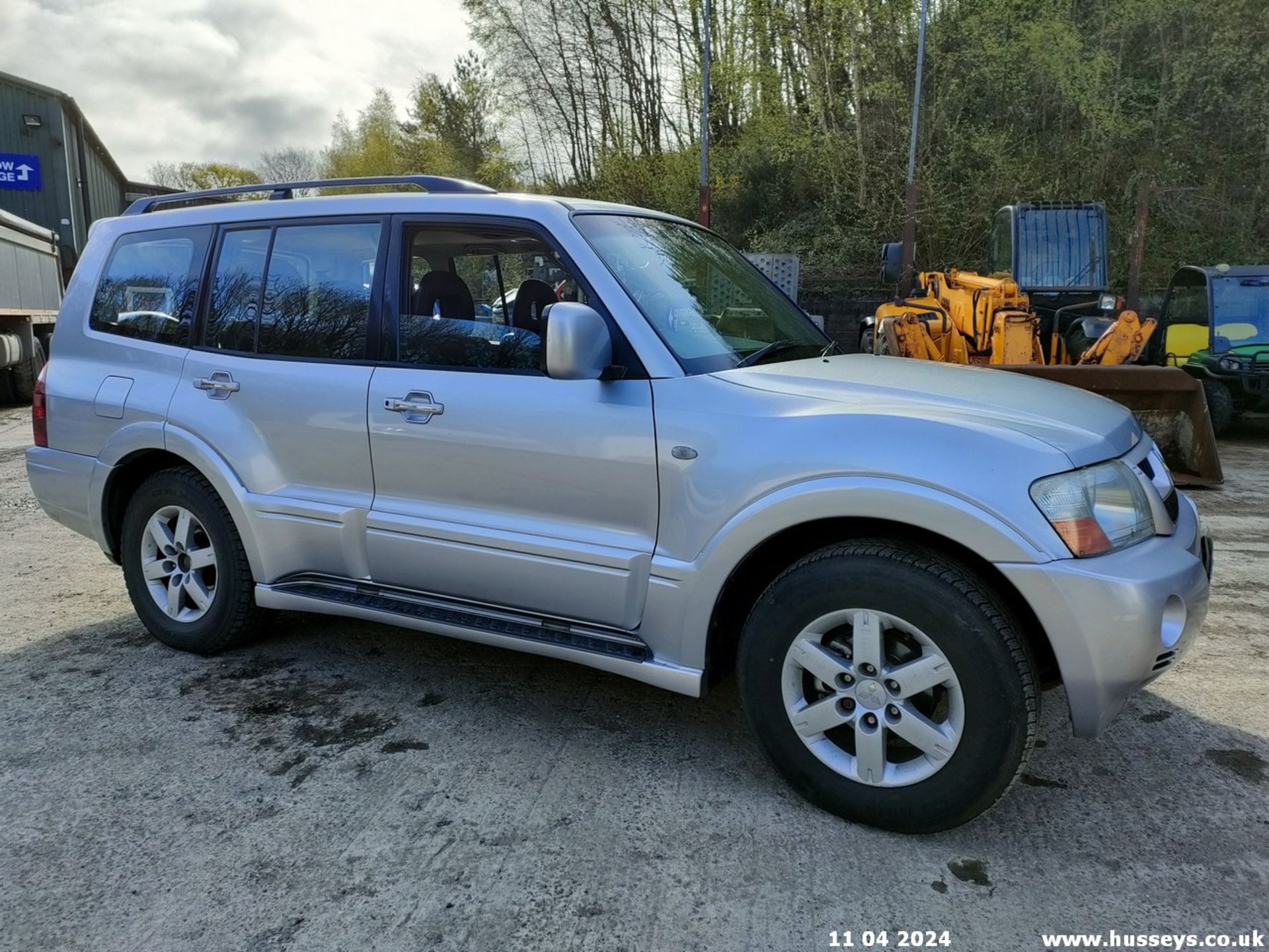 06/56 MITSUBISHI SHOGUN DI-D ELEG-CE LWB A - 3200cc 5dr Estate (Silver, 177k) - Bild 2 aus 67