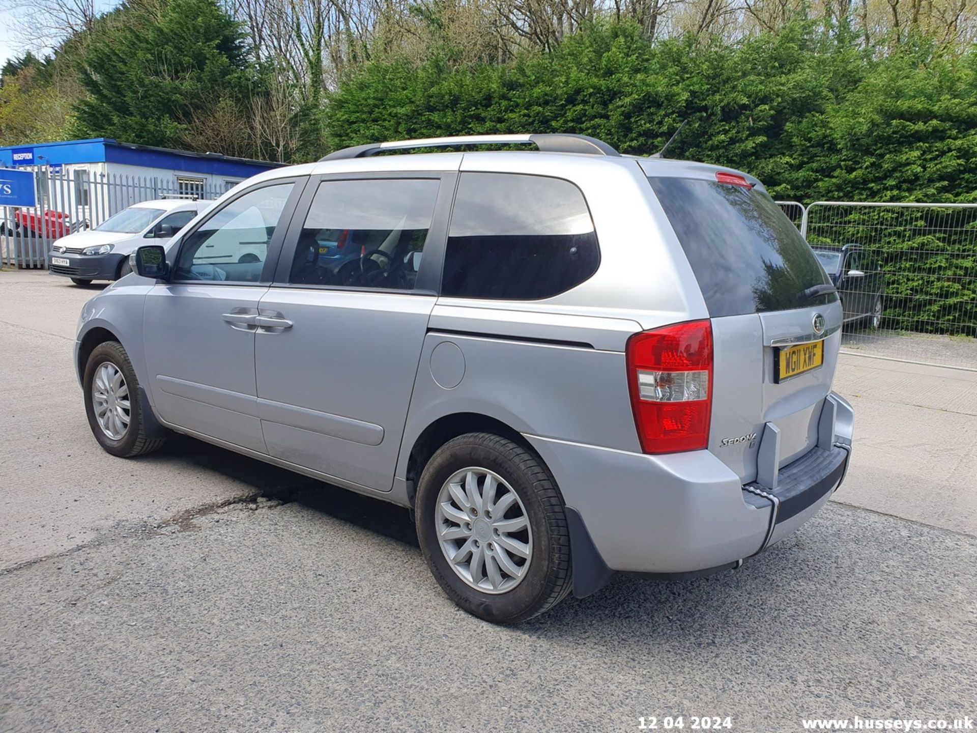 11/11 KIA SEDONA 3 BROTHERWOOD UPFRONT WHEELCHAIR ACCESS AUTO - 2199cc 5dr MPV (Silver, 60k) - Image 16 of 62