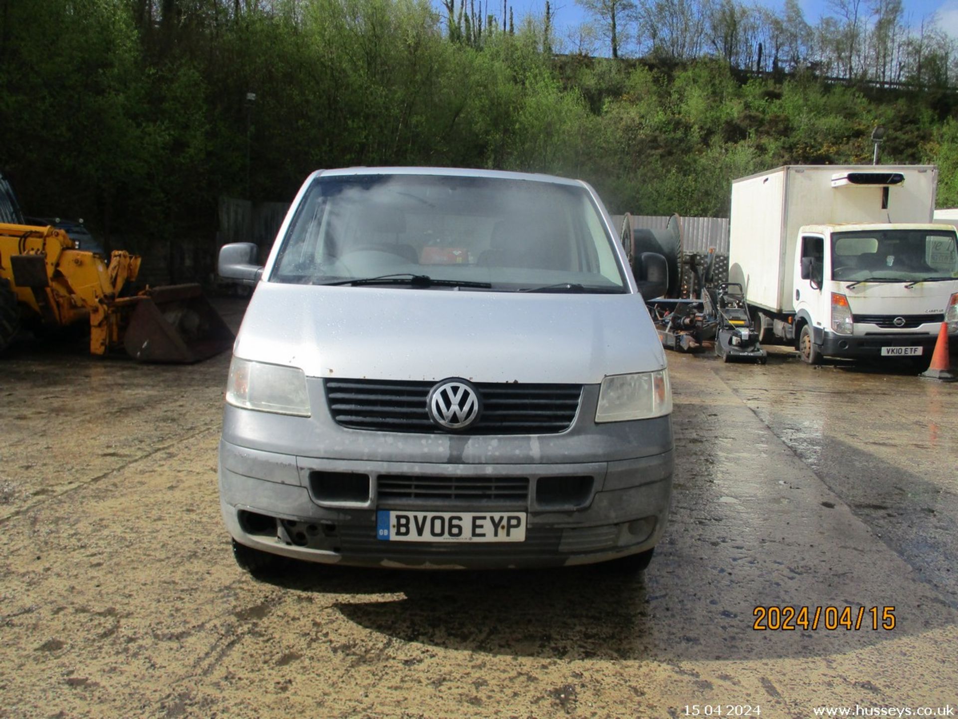 06/06 VOLKSWAGEN TRANSPORTER T30 130 TDI LWB - 2460cc Van (Silver) - Image 9 of 38