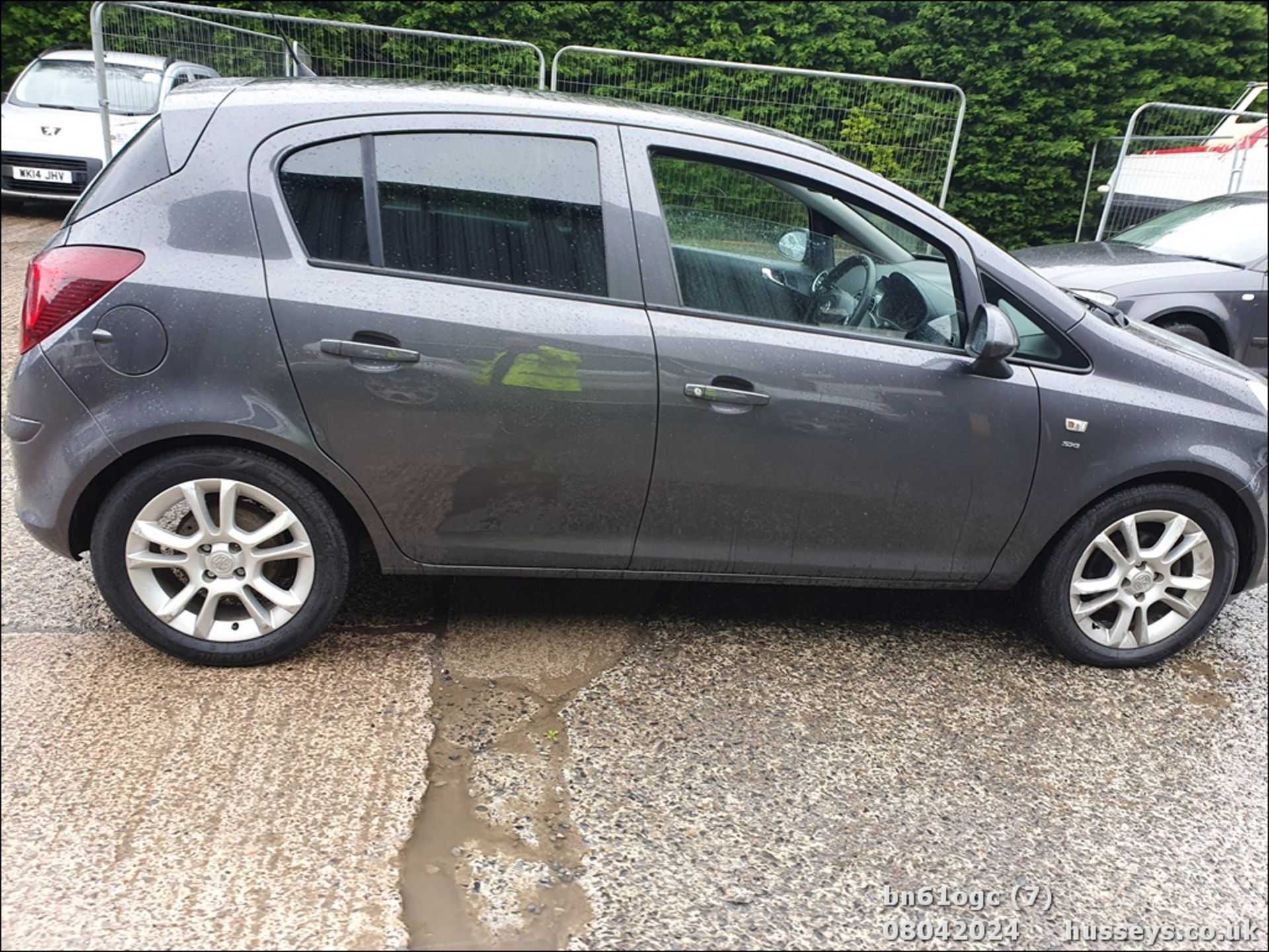 11/61 VAUXHALL CORSA SXI AC - 1229cc 5dr Hatchback (Grey, 117k) - Image 8 of 56