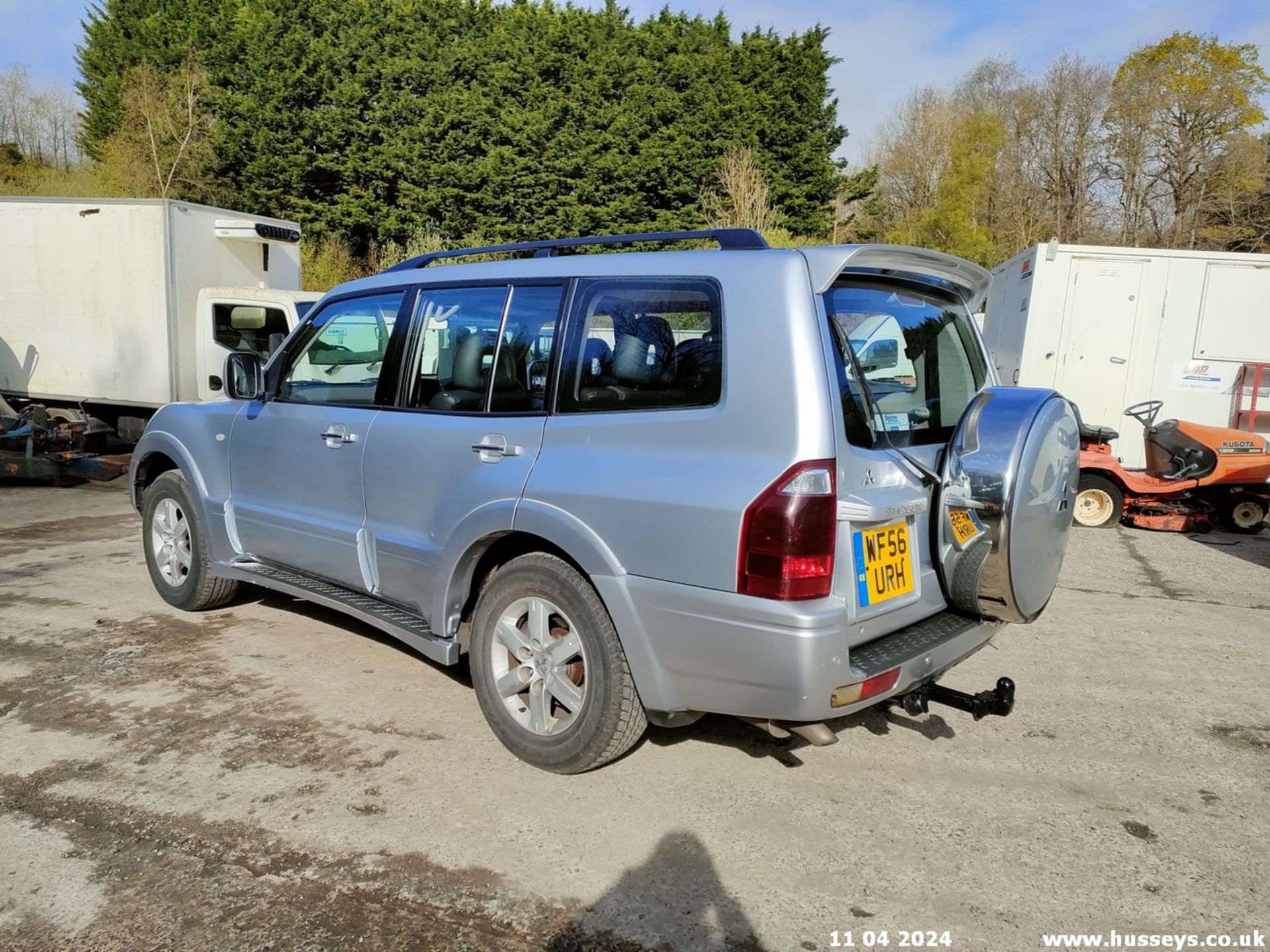 06/56 MITSUBISHI SHOGUN DI-D ELEG-CE LWB A - 3200cc 5dr Estate (Silver, 177k) - Image 21 of 67