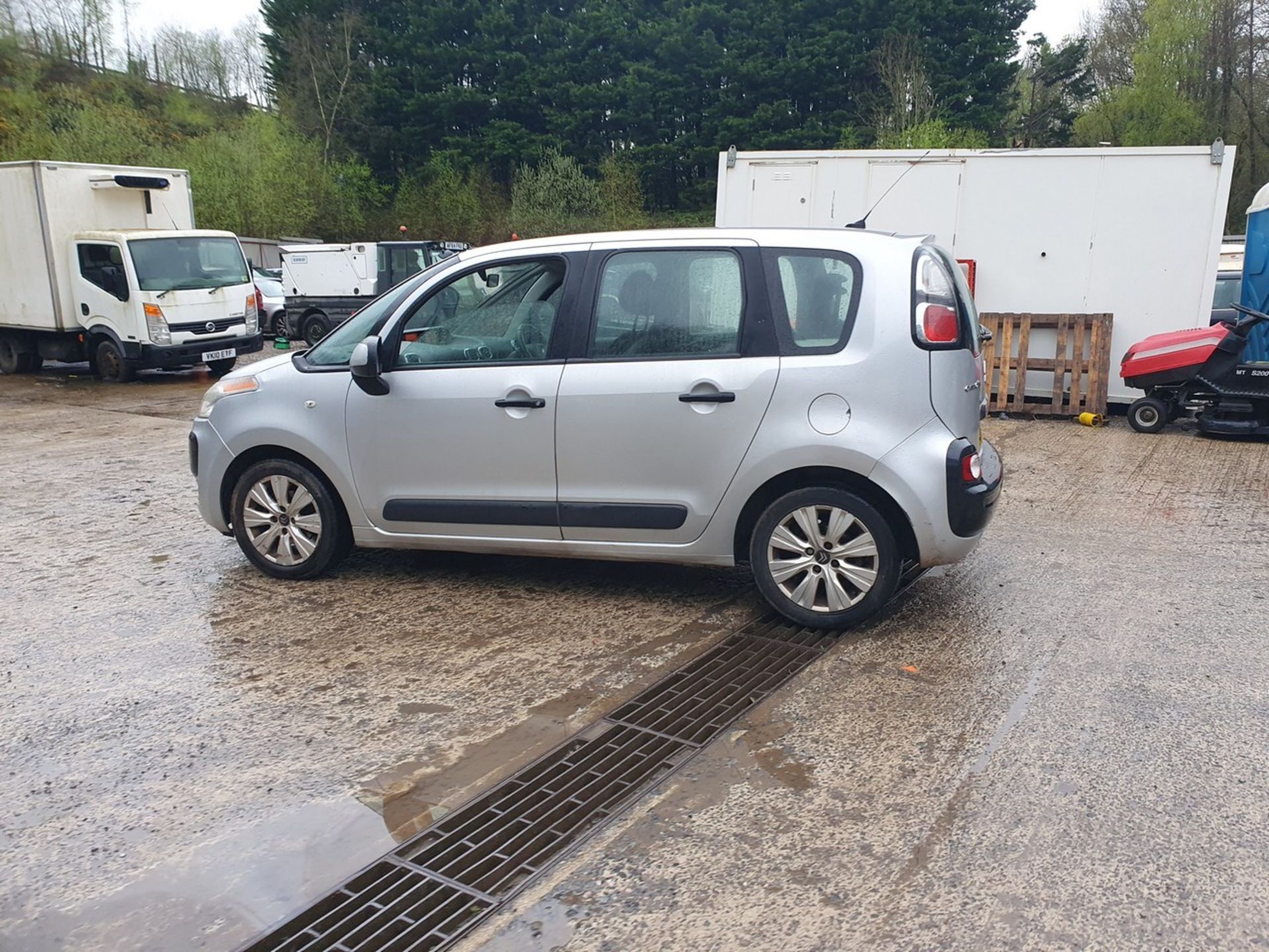 12/12 CITROEN C3 PICASSO VTR+ HDI - 1560cc 5dr MPV (Silver) - Image 14 of 61