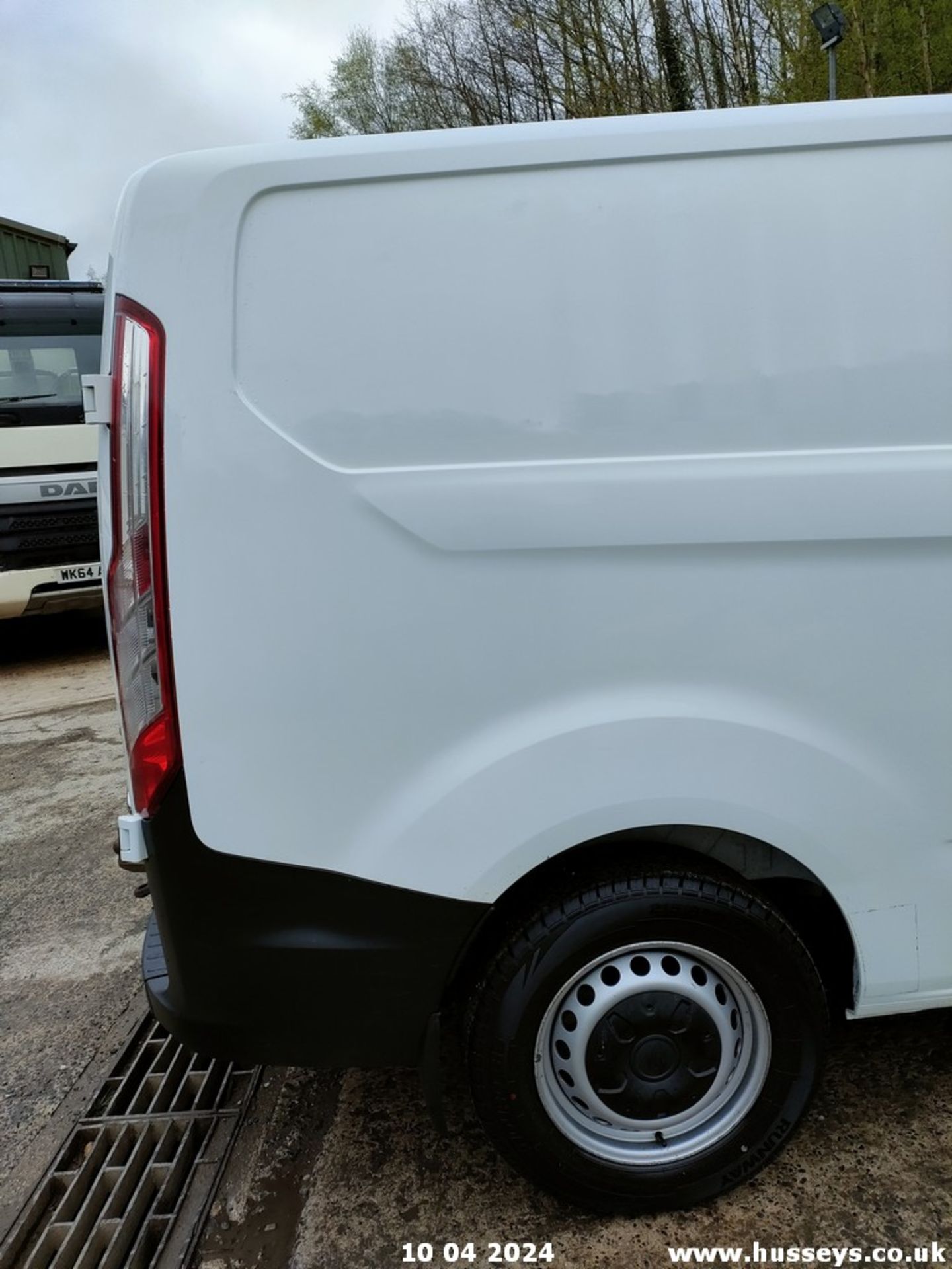 18/68 FORD TRANSIT CUSTOM 340 BASE - 1995cc 5dr Van (White, 61k) - Image 53 of 65