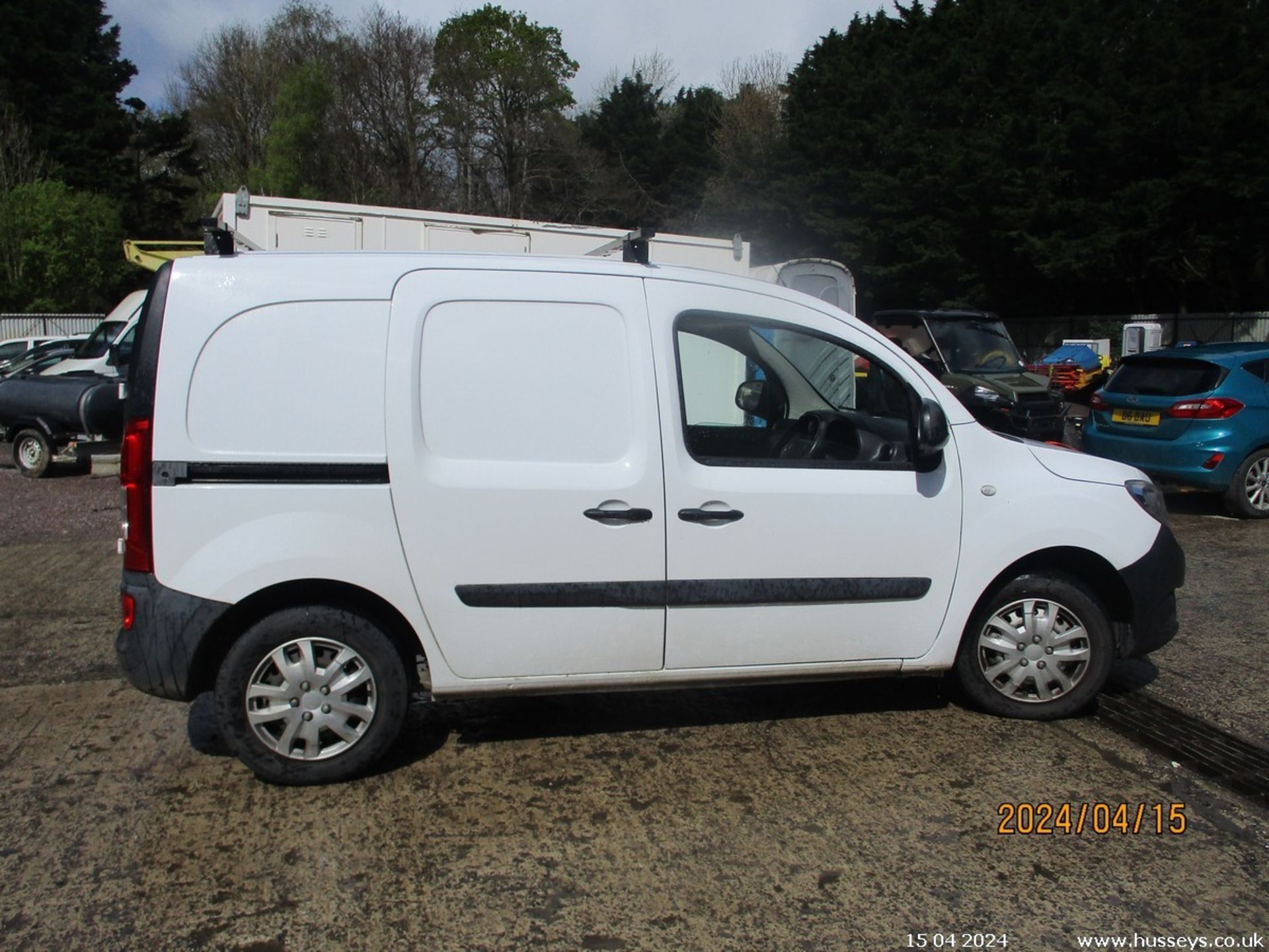 15/65 MERCEDES-BENZ CITAN 109 CDI - 1461cc 6dr Van (White, 108k) - Image 8 of 19