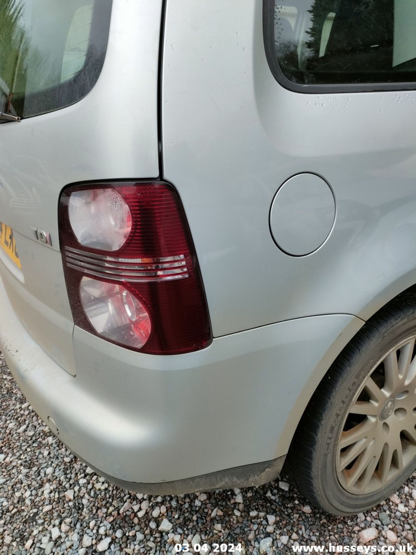 04/04 VOLKSWAGEN TOURAN SE TDI - 1896cc 5dr MPV (Silver) - Image 33 of 55