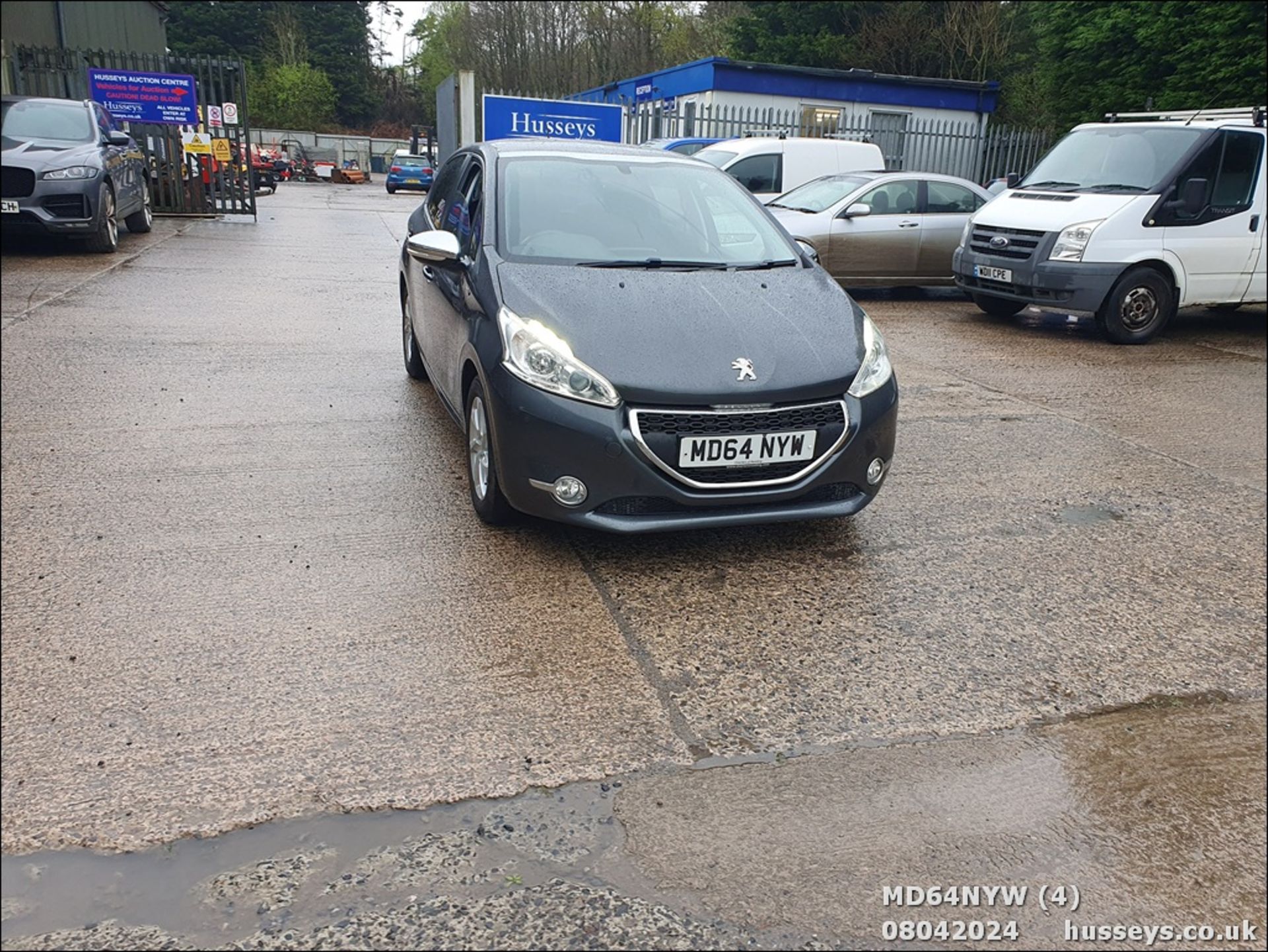 15/64 PEUGEOT 208 STYLE - 1199cc 5dr Hatchback (Grey, 94k) - Image 5 of 54