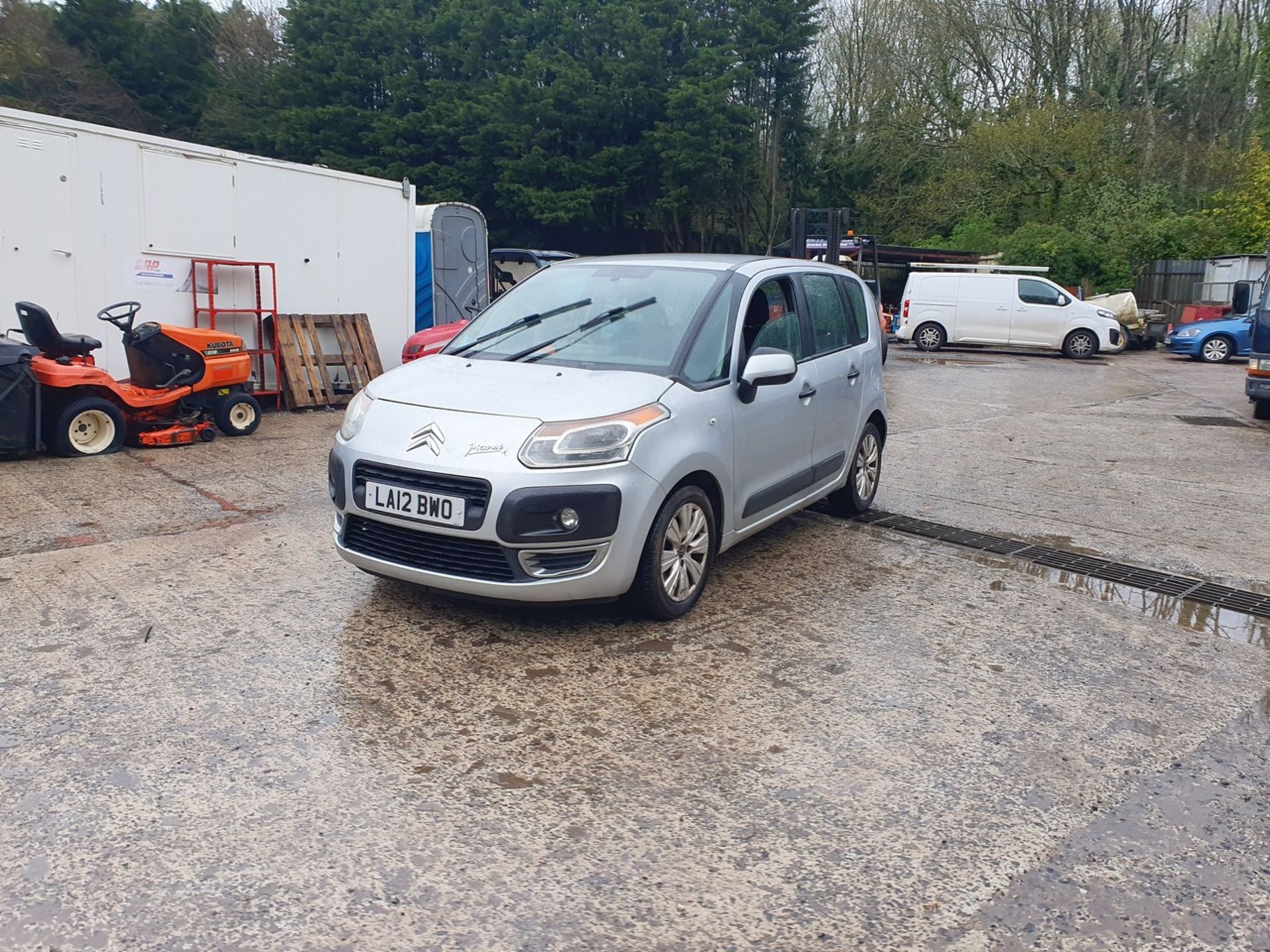 12/12 CITROEN C3 PICASSO VTR+ HDI - 1560cc 5dr MPV (Silver) - Image 4 of 61