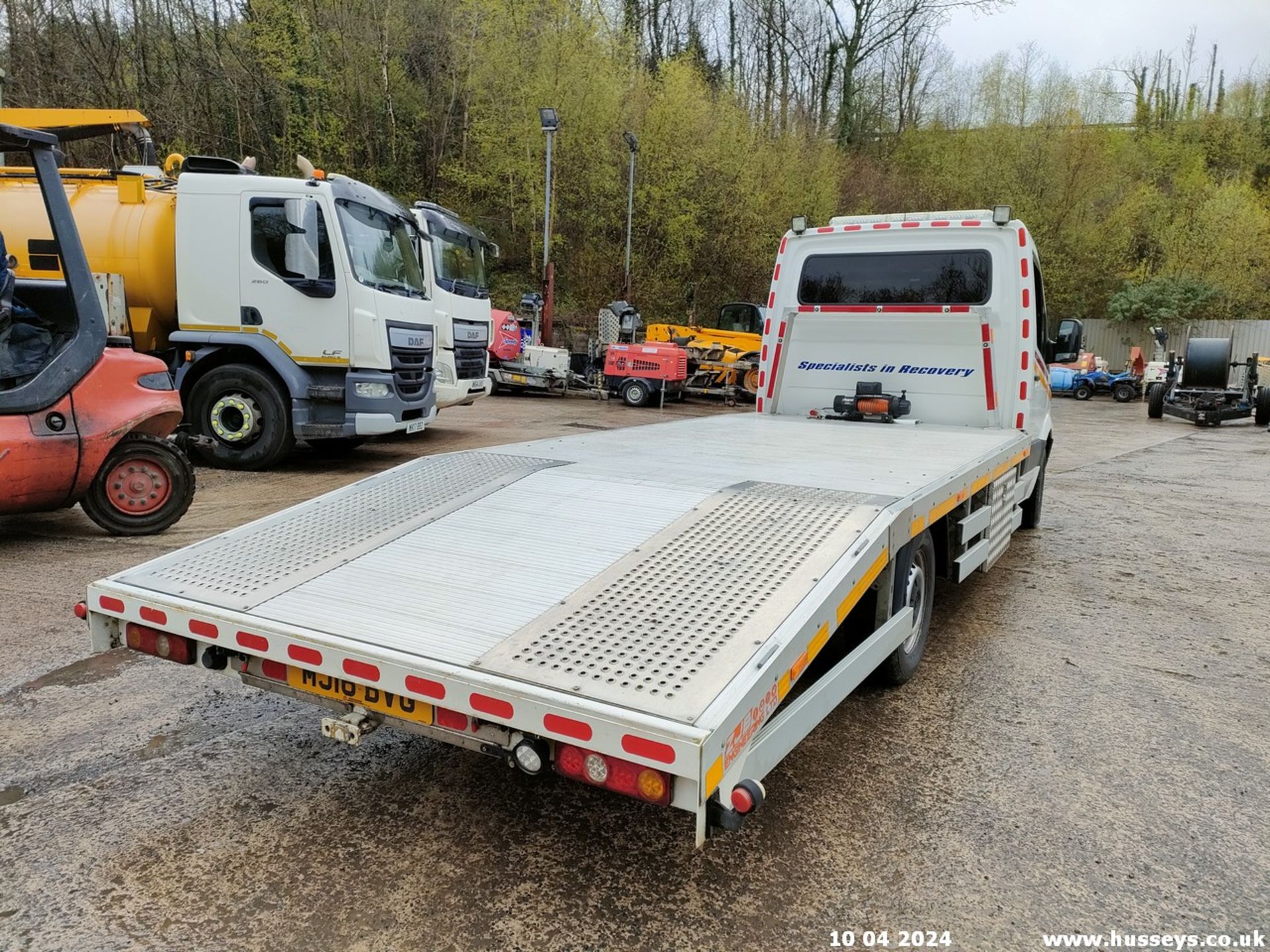 16/16 VOLKSWAGEN CRAFTER CR35 TDI - 1968cc 2dr (White, 146k) - Image 32 of 52