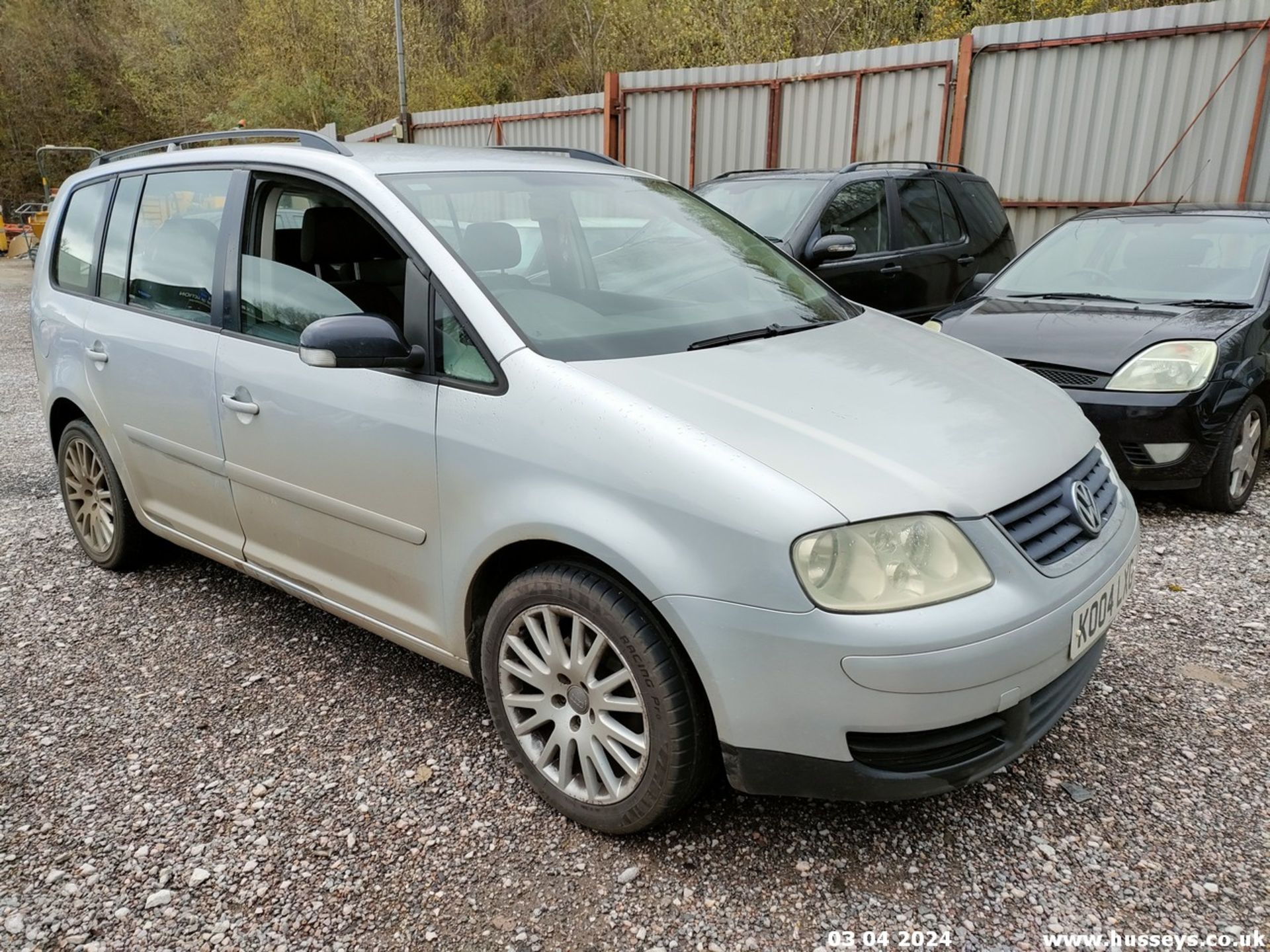 04/04 VOLKSWAGEN TOURAN SE TDI - 1896cc 5dr MPV (Silver) - Image 36 of 55