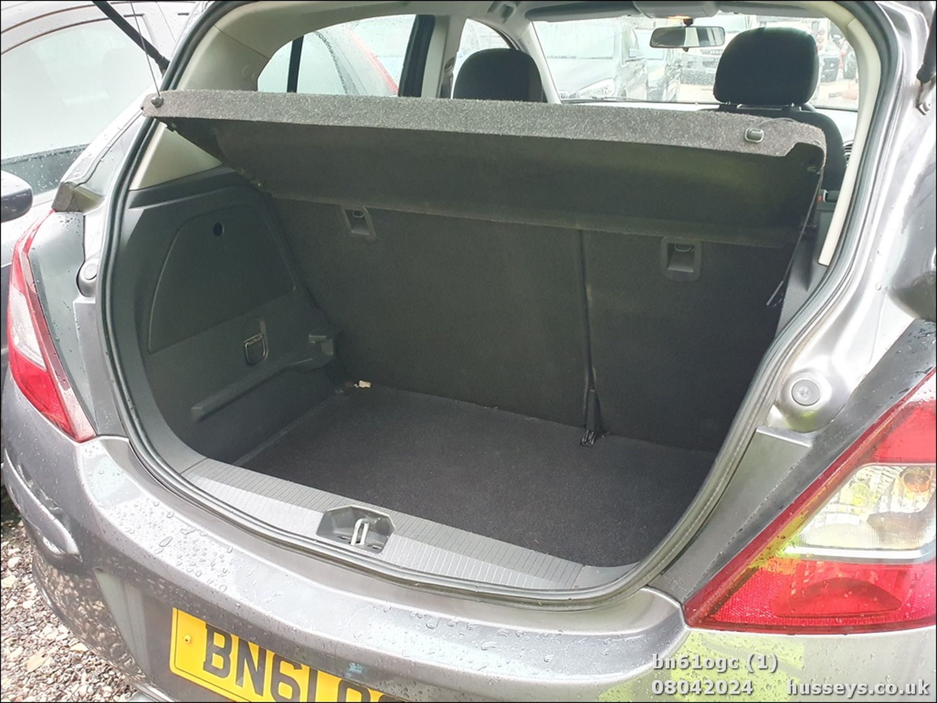 11/61 VAUXHALL CORSA SXI AC - 1229cc 5dr Hatchback (Grey, 117k) - Image 2 of 56