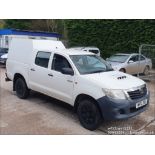 12/12 TOYOTA HILUX HL2 D-4D 4X4 DCB - 2494cc 4dr 4x4 (White, 132k)