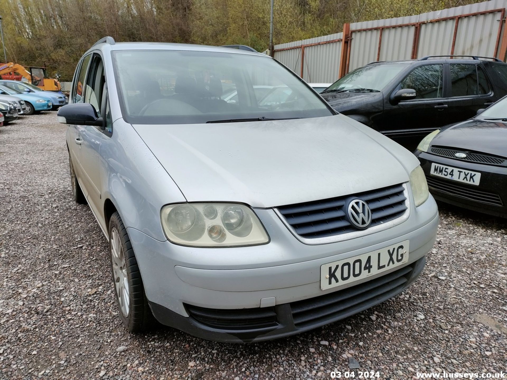 04/04 VOLKSWAGEN TOURAN SE TDI - 1896cc 5dr MPV (Silver) - Image 6 of 55