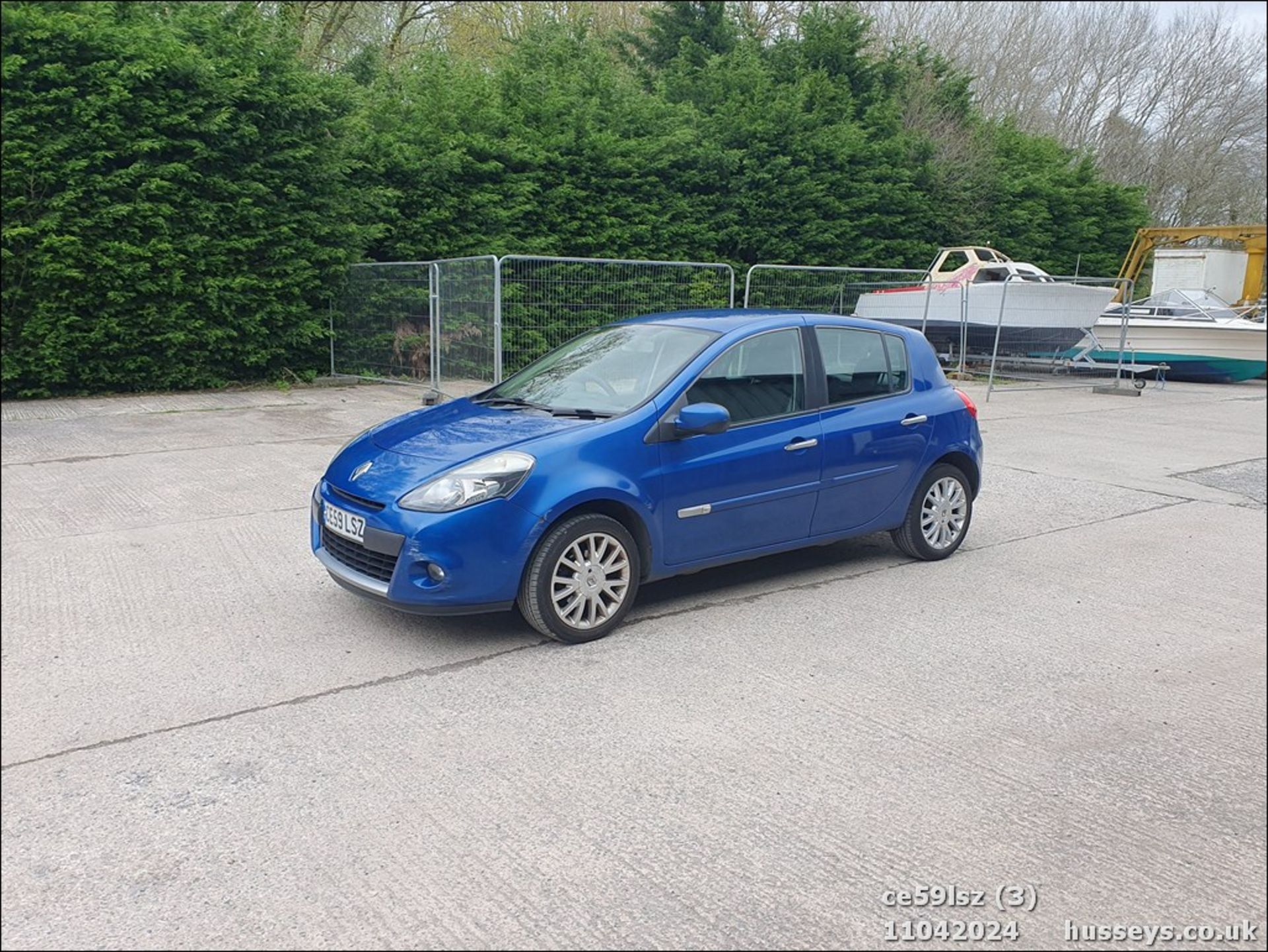 09/59 RENAULT CLIO DYNAMIQUE DCI - 1461cc 5dr Hatchback (Blue, 126k) - Image 4 of 47