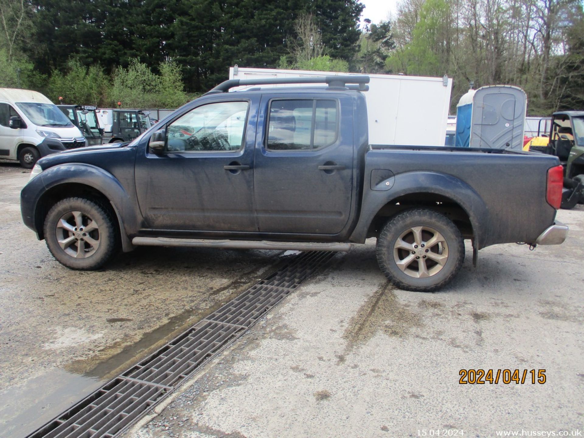 13/13 NISSAN NAVARA TEKNA DCI AUTO - 2488cc 4x4 (Blue) - Image 7 of 23