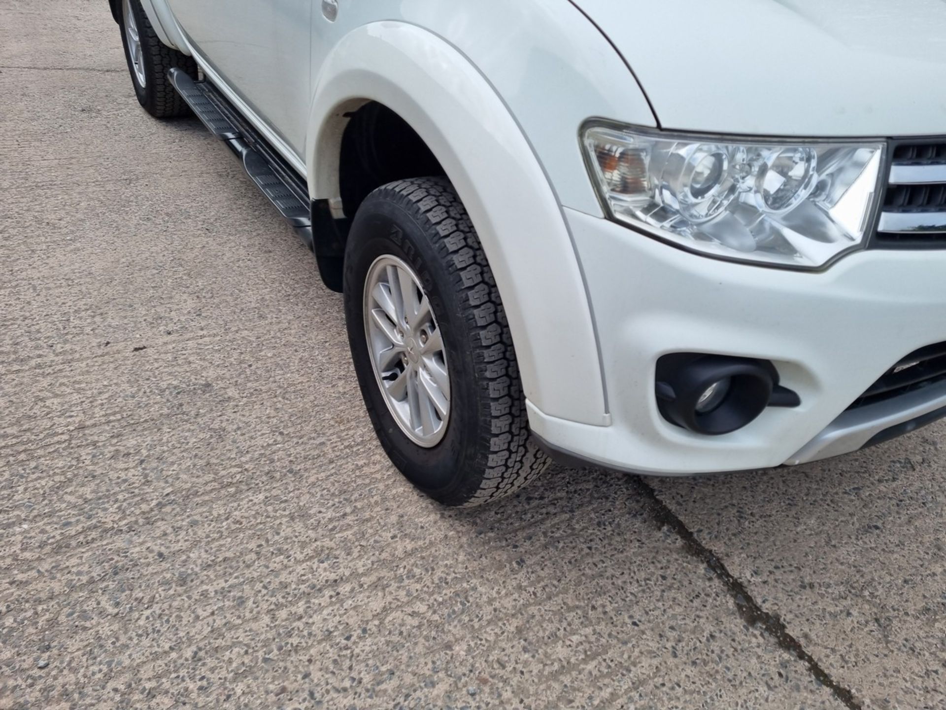 14/14 MITSUBISHI L200 TROJAN DCB DI-D 4X4 - 2477cc 4dr Pickup (White, 73k) - Image 35 of 44