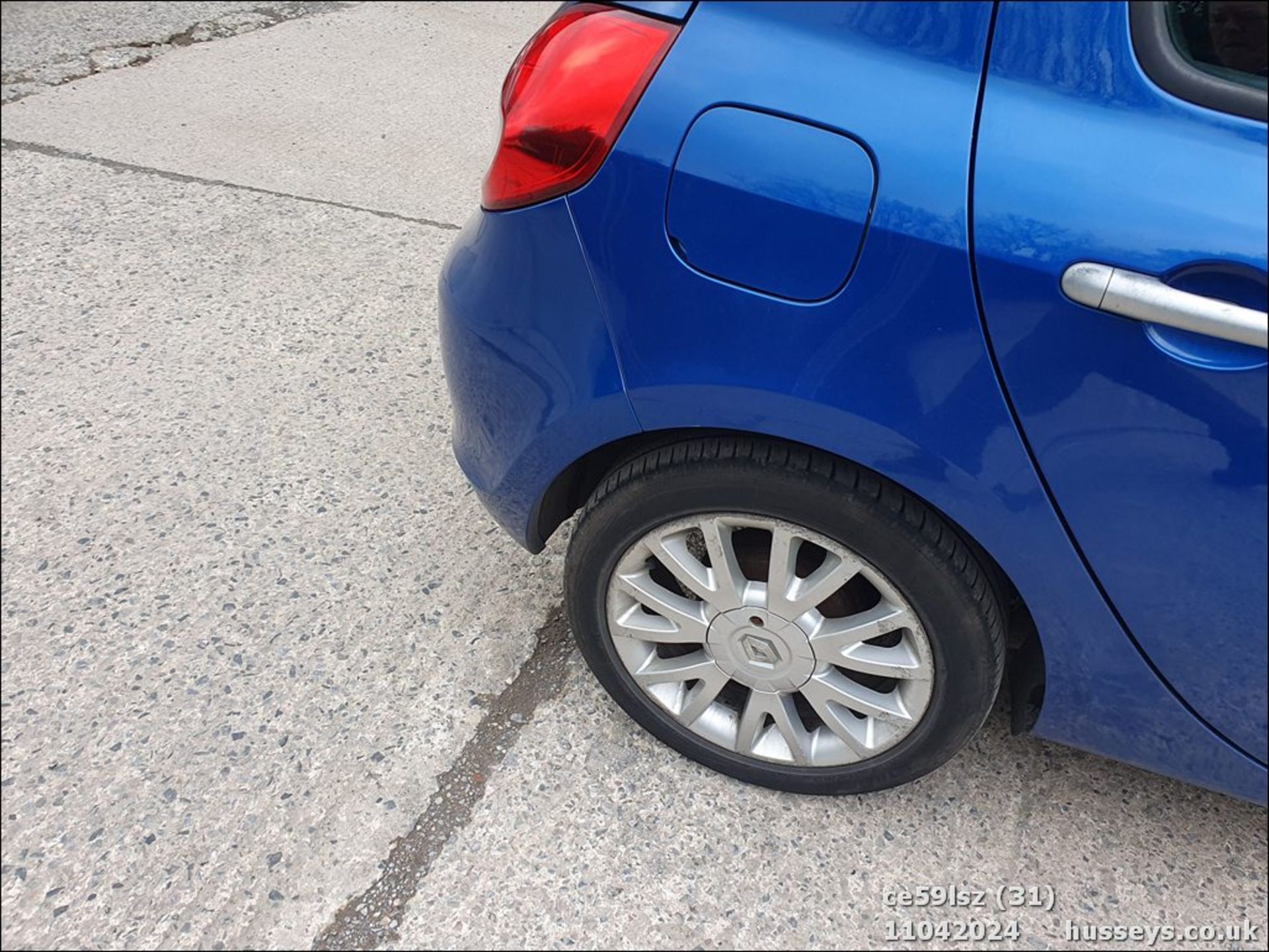 09/59 RENAULT CLIO DYNAMIQUE DCI - 1461cc 5dr Hatchback (Blue, 126k) - Image 32 of 47