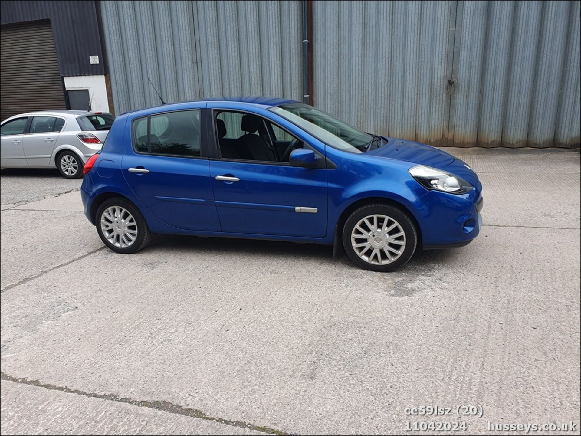 09/59 RENAULT CLIO DYNAMIQUE DCI - 1461cc 5dr Hatchback (Blue, 126k) - Image 21 of 47