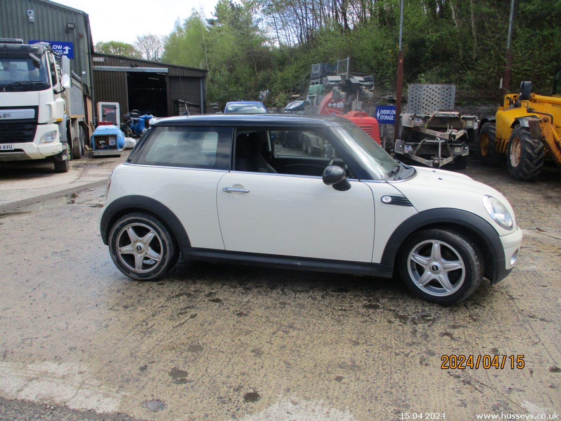 08/58 MINI COOPER - 1598cc 3dr Hatchback (White, 136k) - Image 3 of 18