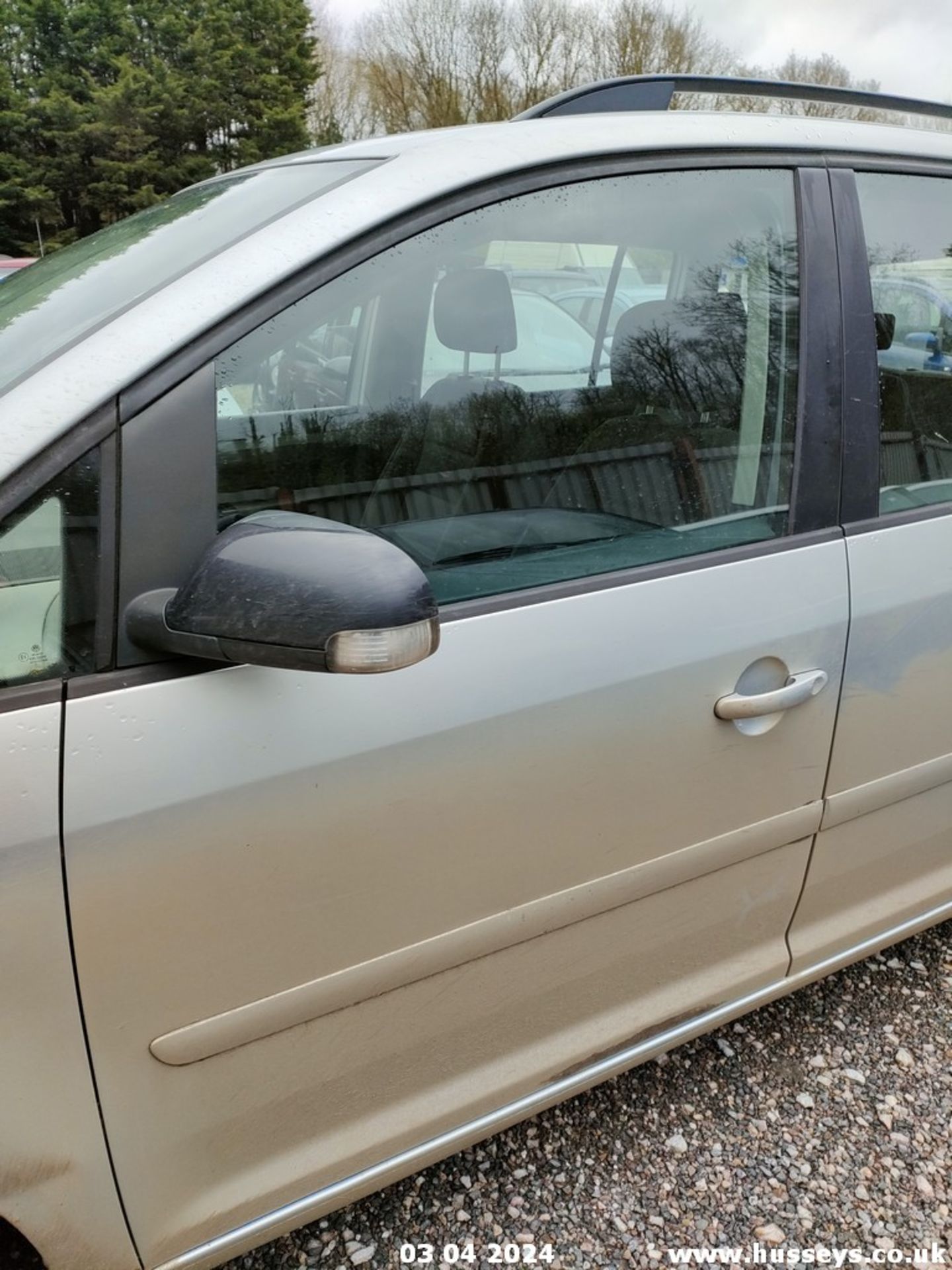 04/04 VOLKSWAGEN TOURAN SE TDI - 1896cc 5dr MPV (Silver) - Image 19 of 55