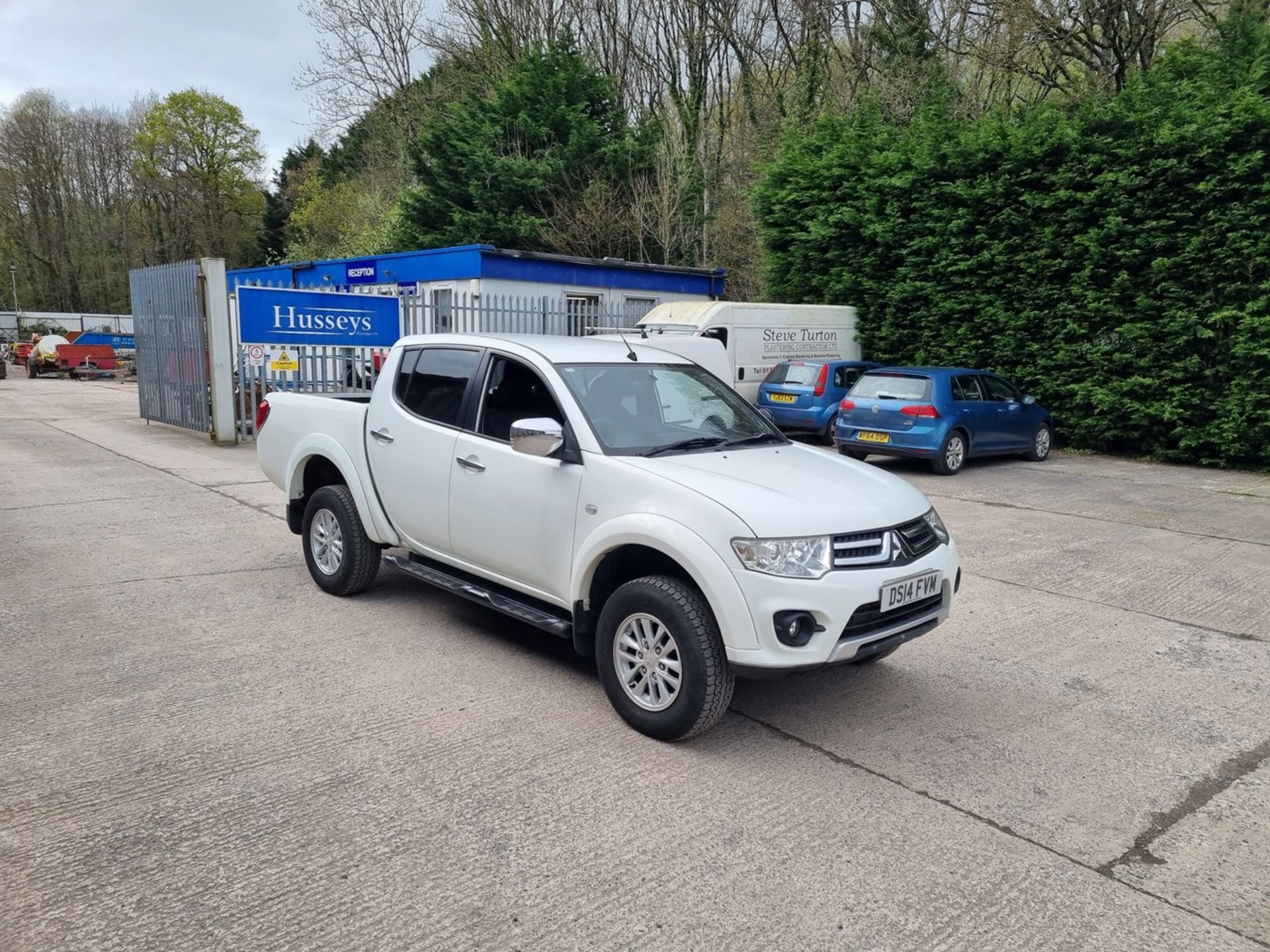 14/14 MITSUBISHI L200 TROJAN DCB DI-D 4X4 - 2477cc 4dr Pickup (White, 73k) - Image 9 of 44