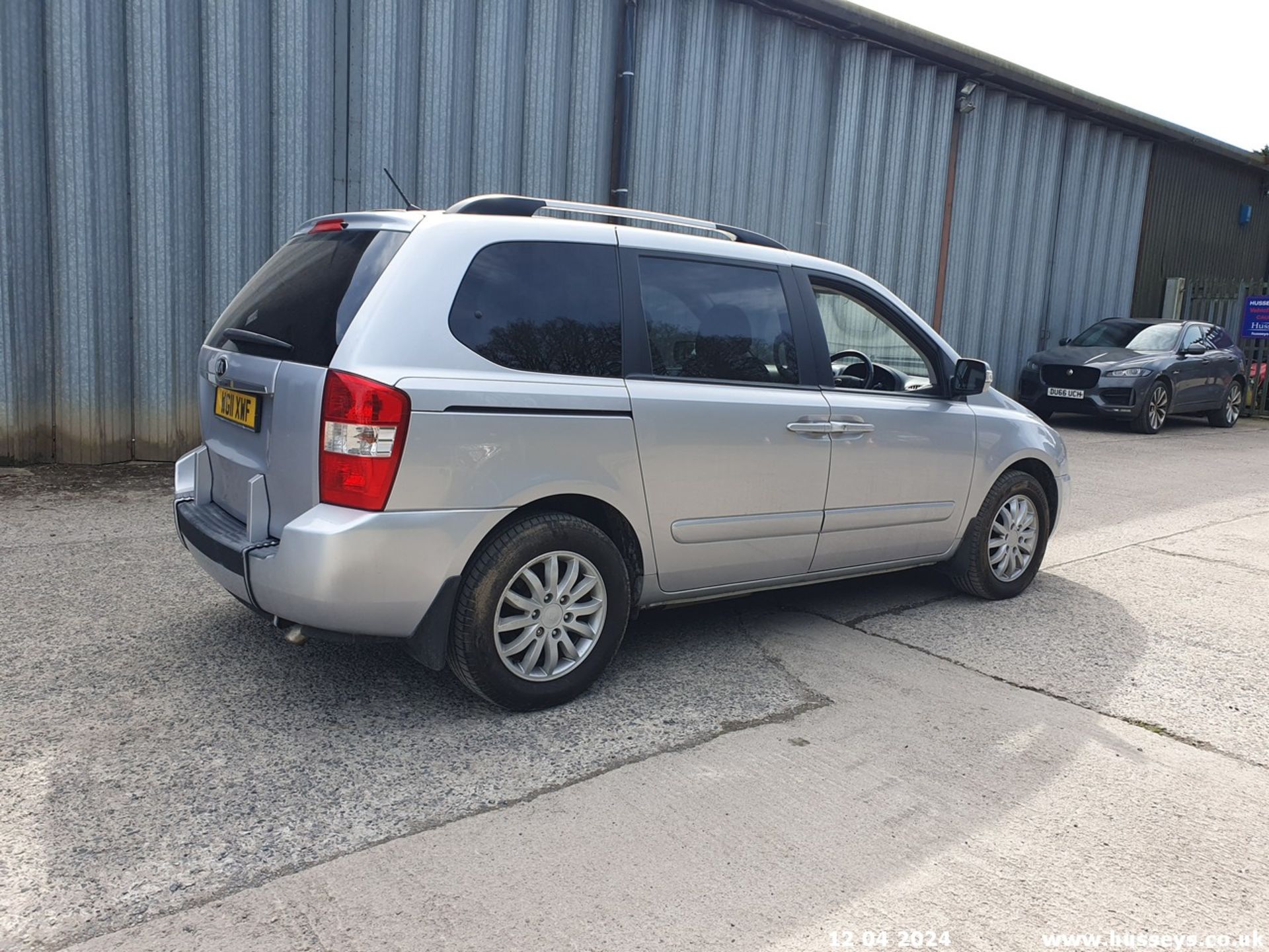 11/11 KIA SEDONA 3 BROTHERWOOD UPFRONT WHEELCHAIR ACCESS AUTO - 2199cc 5dr MPV (Silver, 60k) - Image 9 of 62