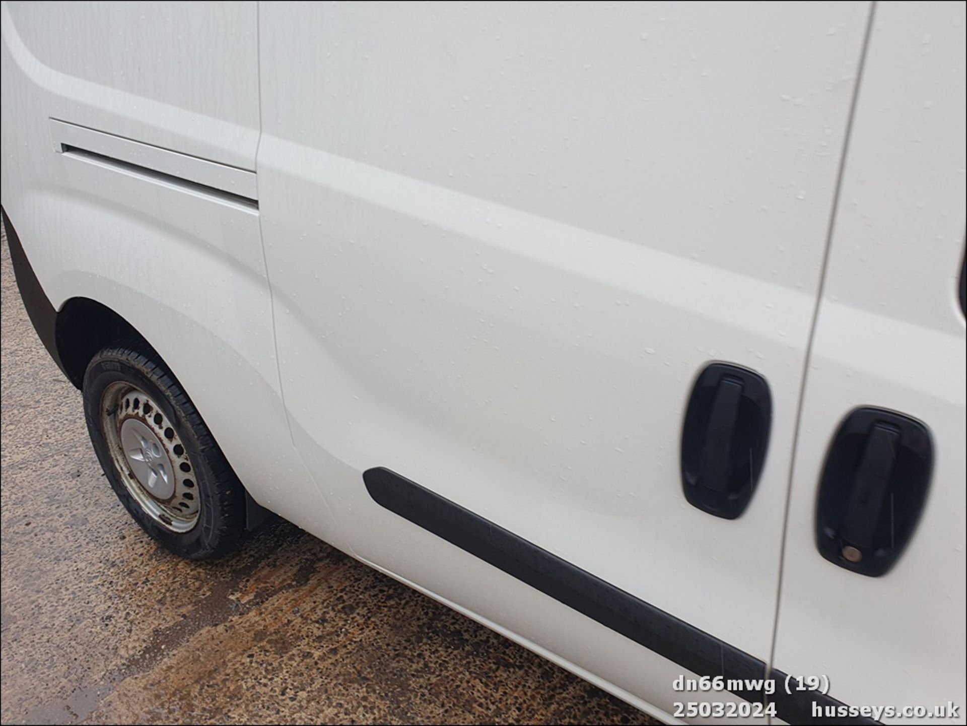 16/66 VAUXHALL COMBO 2300 CDTI ECOFLEX S - 1248cc 6dr Van (White, 85k) - Image 20 of 60