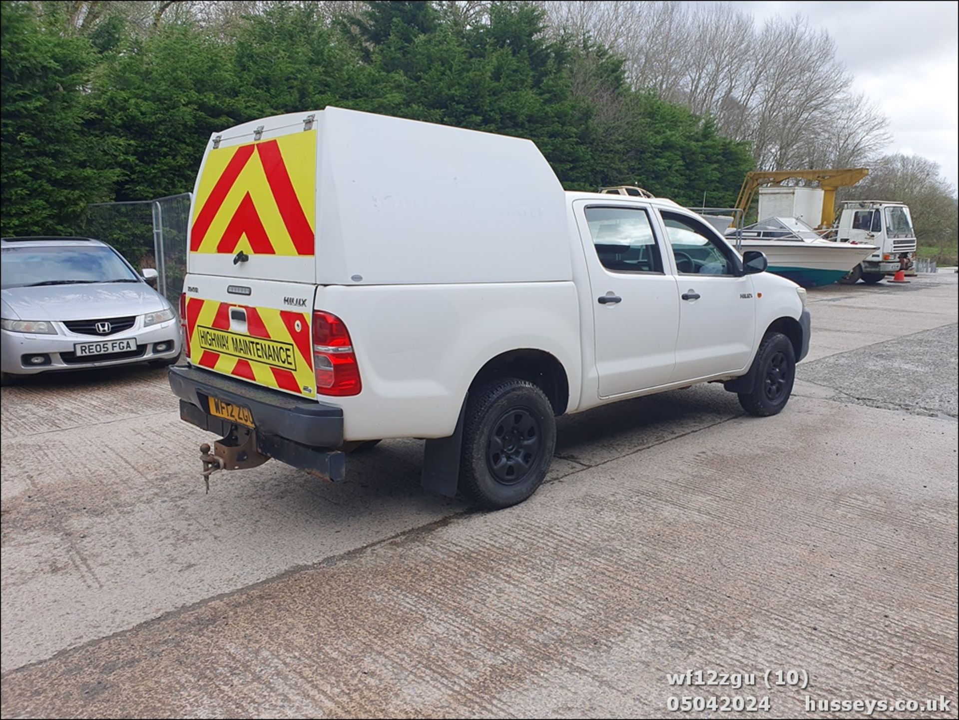 12/12 TOYOTA HILUX HL2 D-4D 4X4 DCB - 2494cc 4dr 4x4 (White, 132k) - Image 11 of 52