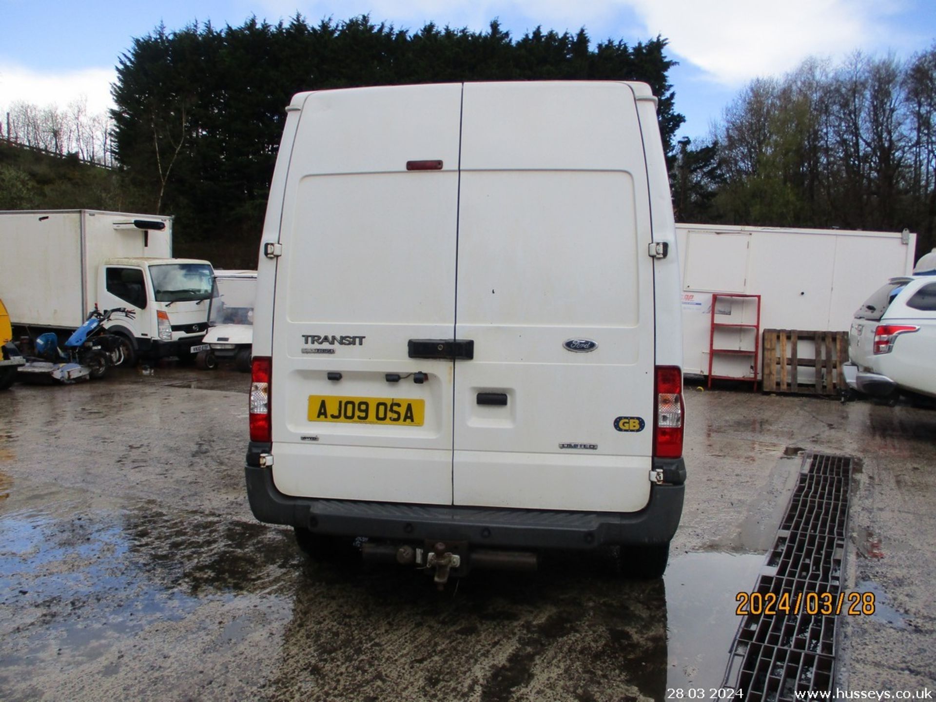 09/09 FORD TRANSIT 140 T350L AWD - 2402cc 5dr Van (White, 156k) - Image 7 of 20