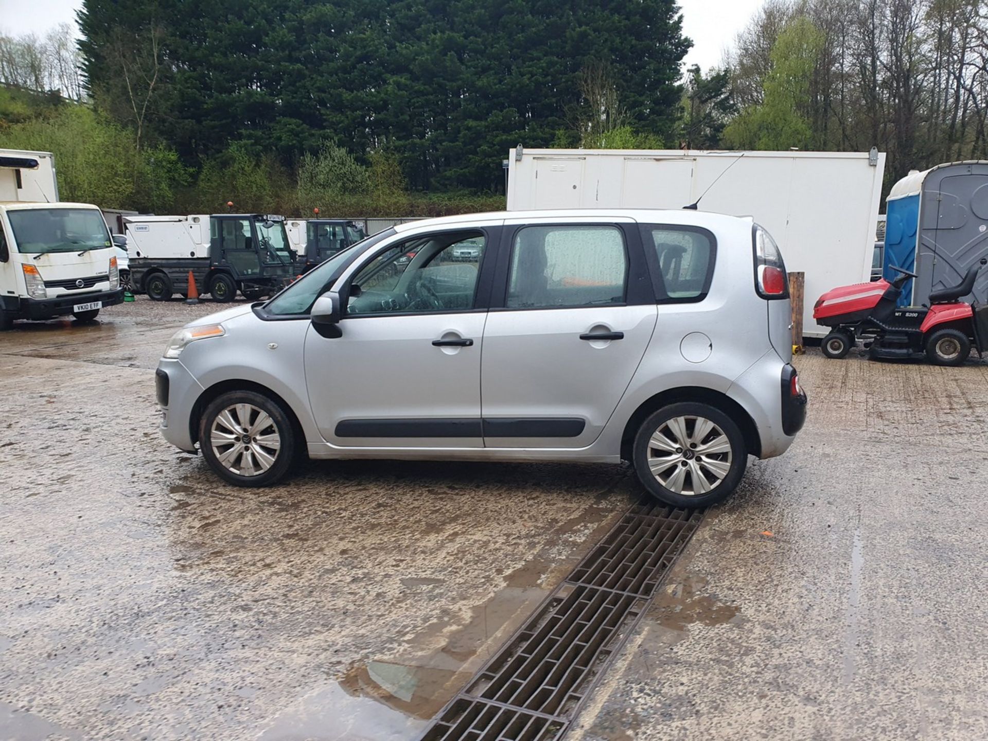 12/12 CITROEN C3 PICASSO VTR+ HDI - 1560cc 5dr MPV (Silver) - Image 13 of 61