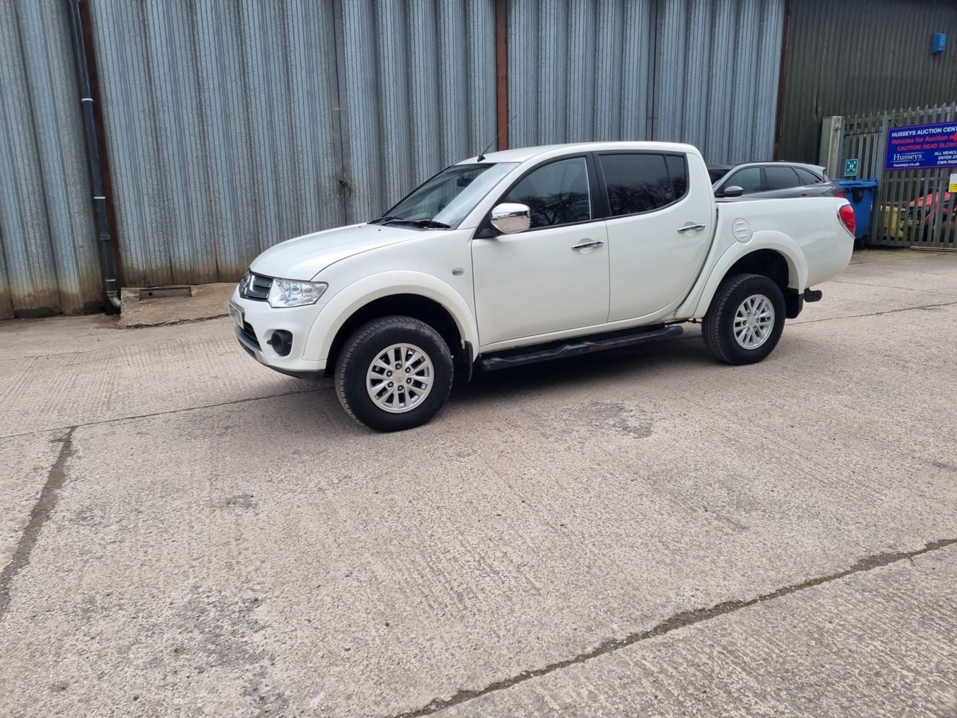 14/14 MITSUBISHI L200 TROJAN DCB DI-D 4X4 - 2477cc 4dr Pickup (White, 73k) - Image 13 of 44