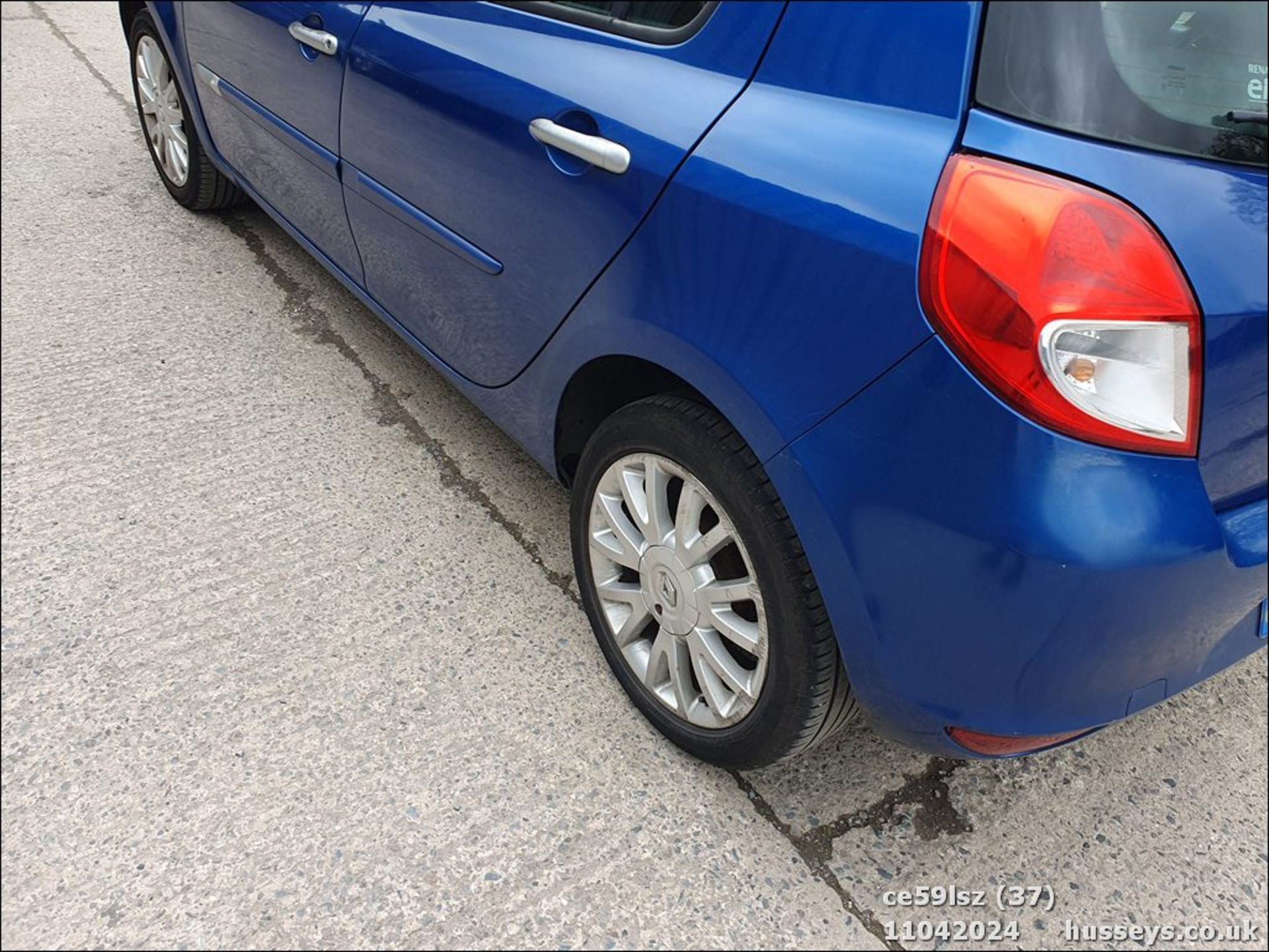 09/59 RENAULT CLIO DYNAMIQUE DCI - 1461cc 5dr Hatchback (Blue, 126k) - Image 38 of 47